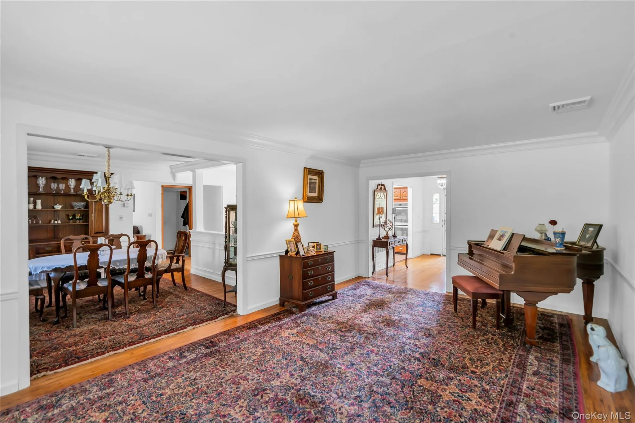 34 Aberdeen Road, Smithtown, NY, 3 Bedrooms Bedrooms, 8 Rooms Rooms,2 BathroomsBathrooms,Residential,For Rent,Aberdeen,0,1012301 34 Aberdeen Road, Smithtown, NY, 3 Bedrooms Bedrooms, 8 Rooms Rooms,2 BathroomsBathrooms,Residential,For Rent,Aberdeen,0,1012301