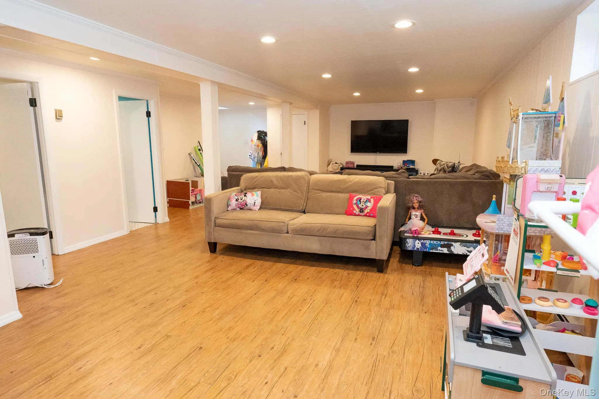 2393 Denton Street, Hempstead, NY, 3 Bedrooms Bedrooms, 5 Rooms Rooms,2 BathroomsBathrooms,Residential,For Rent,Denton,0,1012309 2393 Denton Street, Hempstead, NY, 3 Bedrooms Bedrooms, 5 Rooms Rooms,2 BathroomsBathrooms,Residential,For Rent,Denton,0,1012309