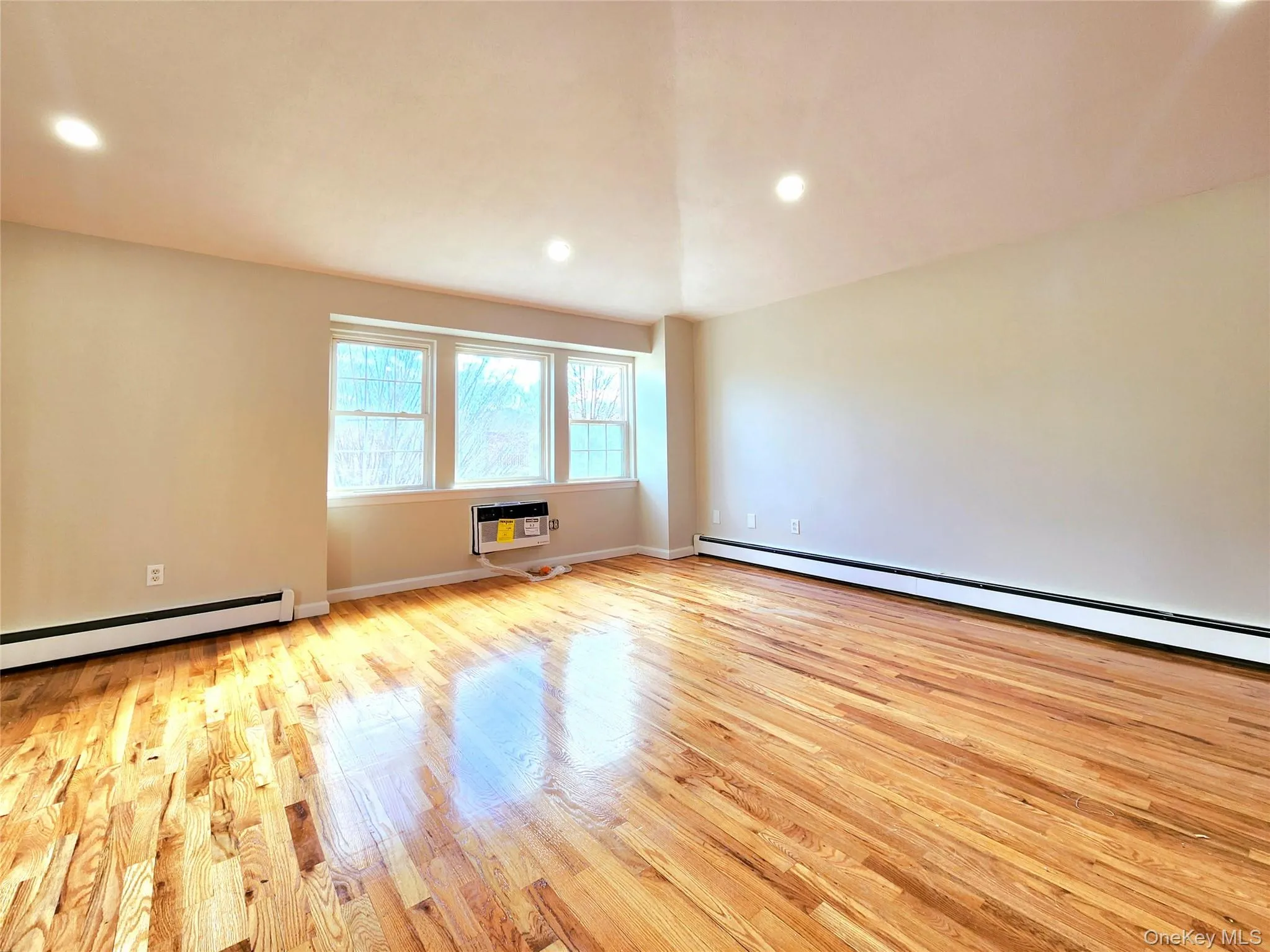 94-17 90th Avenue, New York, NY, 3 Bedrooms Bedrooms, 8 Rooms Rooms,2 BathroomsBathrooms,Residential Lease,For Rent,90th,0,1012317 94-17 90th Avenue, New York, NY, 3 Bedrooms Bedrooms, 8 Rooms Rooms,2 BathroomsBathrooms,Residential Lease,For Rent,90th,0,1012317
