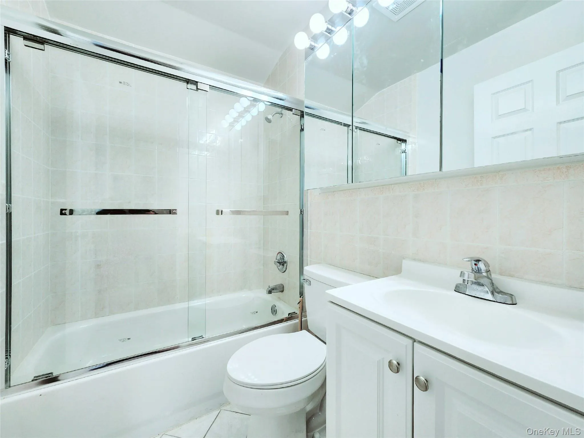 94-17 90th Avenue, New York, NY, 3 Bedrooms Bedrooms, 8 Rooms Rooms,2 BathroomsBathrooms,Residential Lease,For Rent,90th,0,1012317 94-17 90th Avenue, New York, NY, 3 Bedrooms Bedrooms, 8 Rooms Rooms,2 BathroomsBathrooms,Residential Lease,For Rent,90th,0,1012317