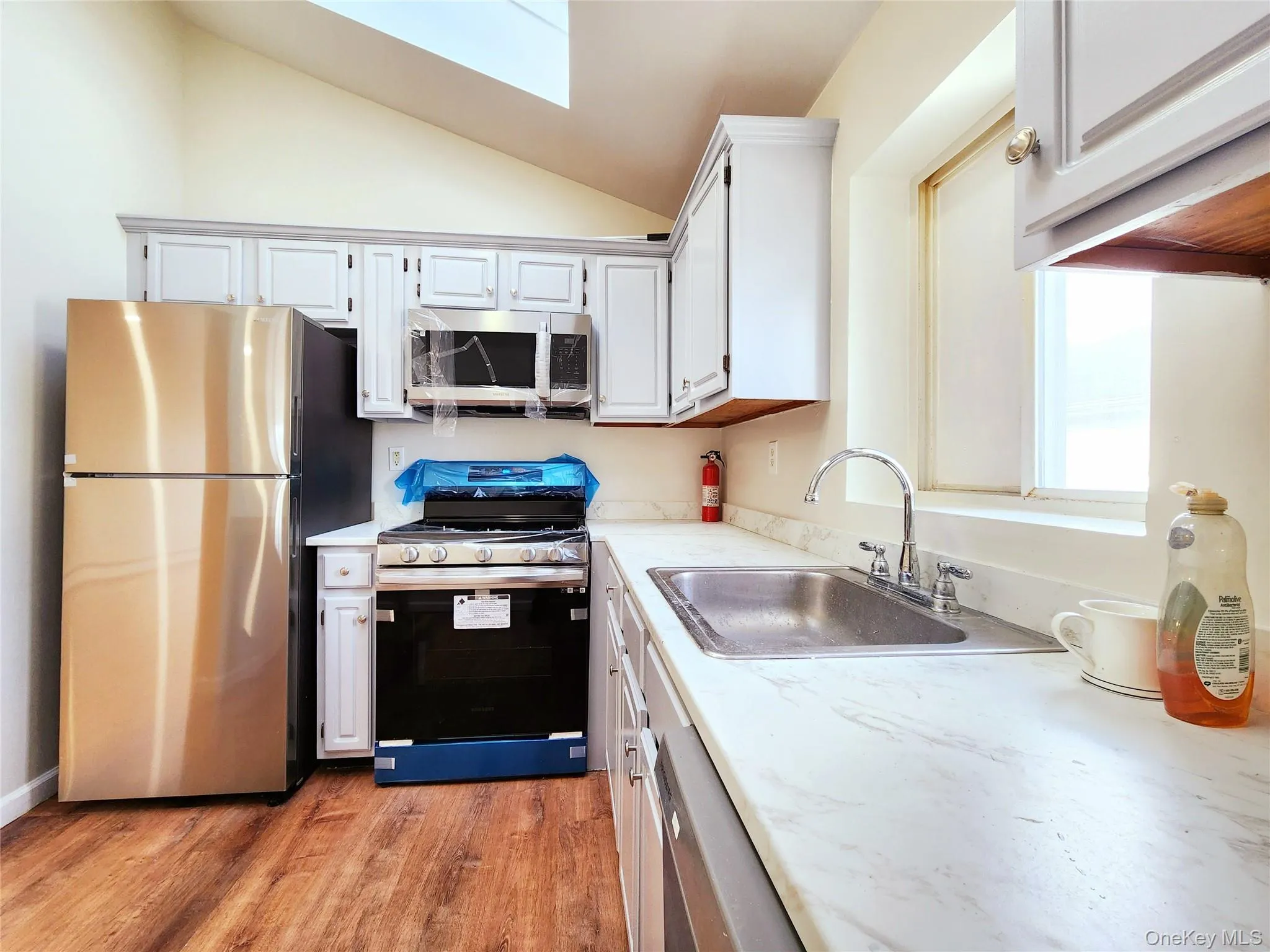 94-17 90th Avenue, New York, NY, 3 Bedrooms Bedrooms, 8 Rooms Rooms,2 BathroomsBathrooms,Residential Lease,For Rent,90th,0,1012317 94-17 90th Avenue, New York, NY, 3 Bedrooms Bedrooms, 8 Rooms Rooms,2 BathroomsBathrooms,Residential Lease,For Rent,90th,0,1012317