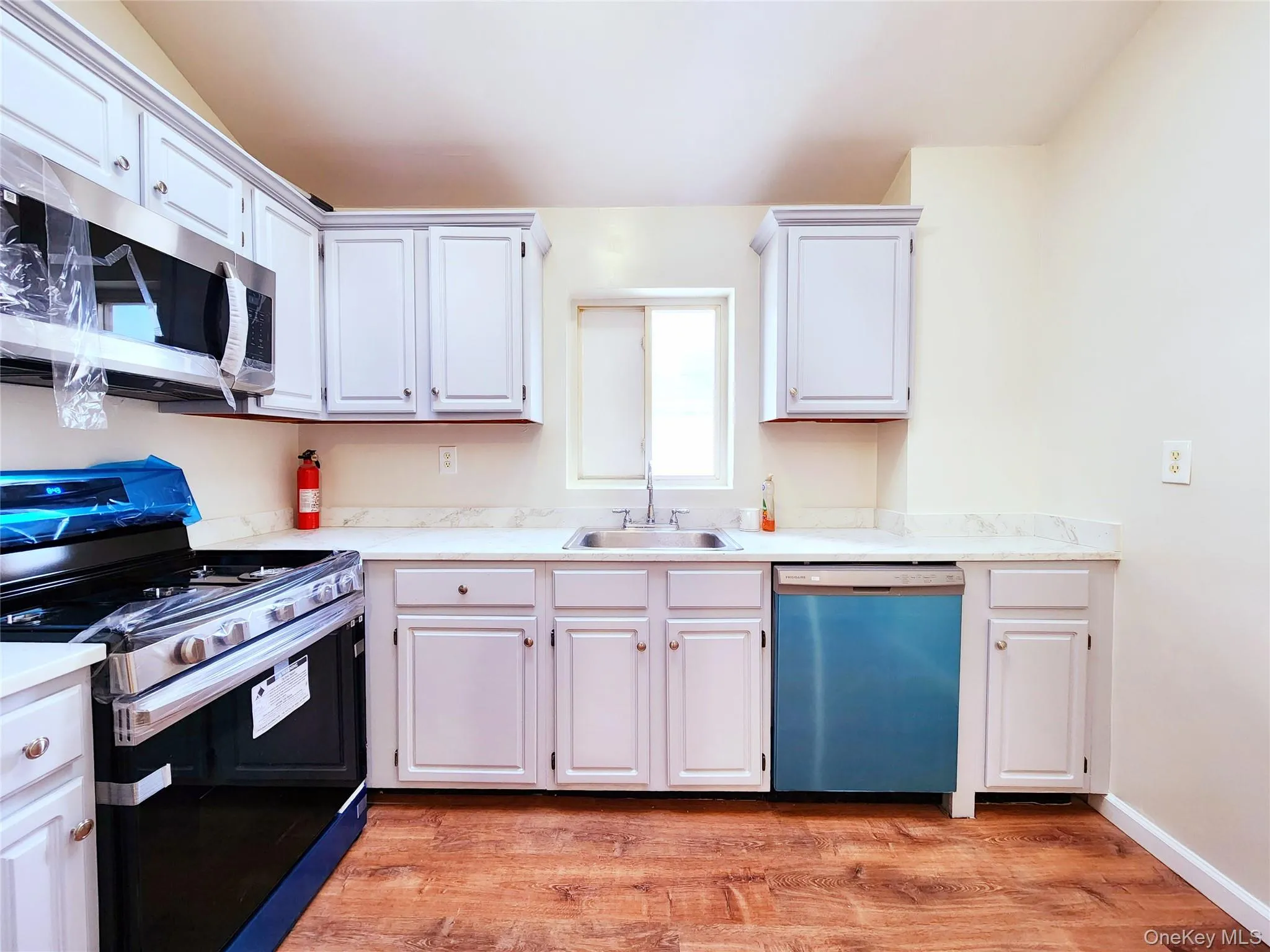 94-17 90th Avenue, New York, NY, 3 Bedrooms Bedrooms, 8 Rooms Rooms,2 BathroomsBathrooms,Residential Lease,For Rent,90th,0,1012317 94-17 90th Avenue, New York, NY, 3 Bedrooms Bedrooms, 8 Rooms Rooms,2 BathroomsBathrooms,Residential Lease,For Rent,90th,0,1012317