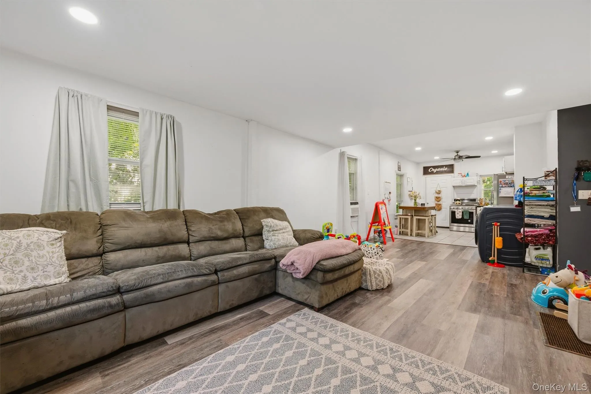 19 Hulse Avenue, Wallkill, NY, 2 Bedrooms Bedrooms, 6 Rooms Rooms,1 BathroomBathrooms,Residential,For Rent,Hulse,0,1012319 19 Hulse Avenue, Wallkill, NY, 2 Bedrooms Bedrooms, 6 Rooms Rooms,1 BathroomBathrooms,Residential,For Rent,Hulse,0,1012319