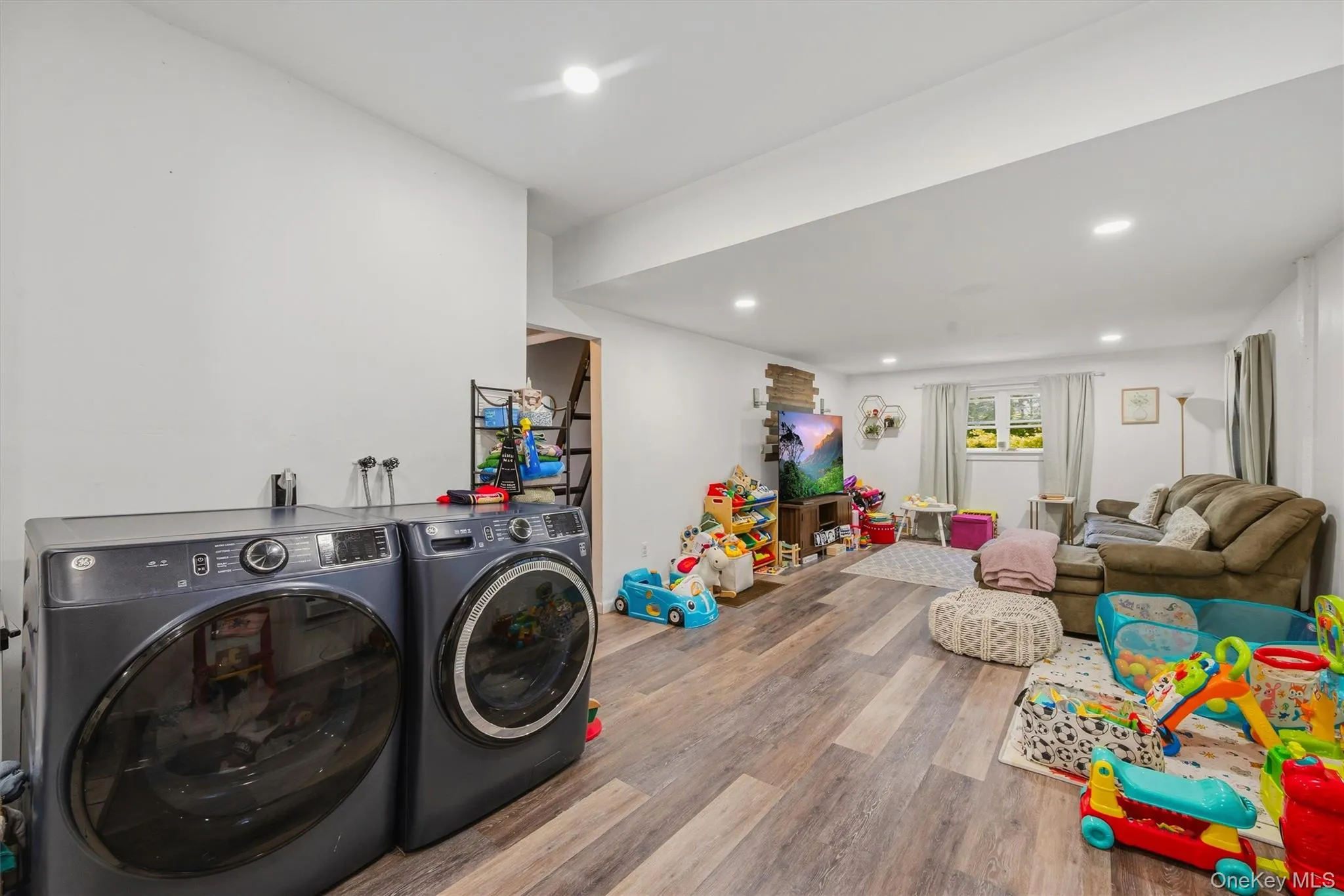 19 Hulse Avenue, Wallkill, NY, 2 Bedrooms Bedrooms, 6 Rooms Rooms,1 BathroomBathrooms,Residential,For Rent,Hulse,0,1012319 19 Hulse Avenue, Wallkill, NY, 2 Bedrooms Bedrooms, 6 Rooms Rooms,1 BathroomBathrooms,Residential,For Rent,Hulse,0,1012319