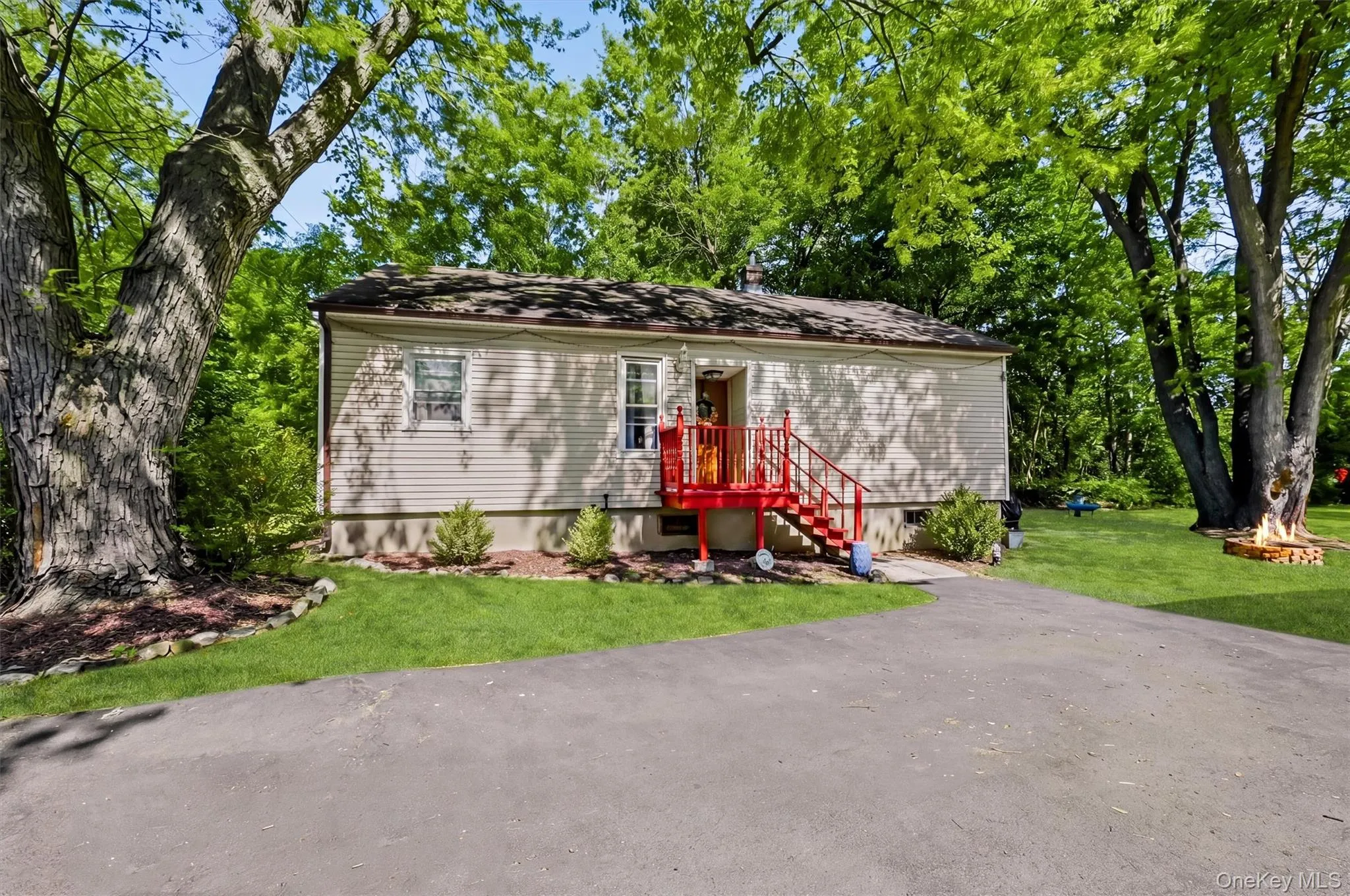 19 Hulse Avenue, Wallkill, NY, 2 Bedrooms Bedrooms, 6 Rooms Rooms,1 BathroomBathrooms,Residential,For Rent,Hulse,0,1012319 19 Hulse Avenue, Wallkill, NY, 2 Bedrooms Bedrooms, 6 Rooms Rooms,1 BathroomBathrooms,Residential,For Rent,Hulse,0,1012319