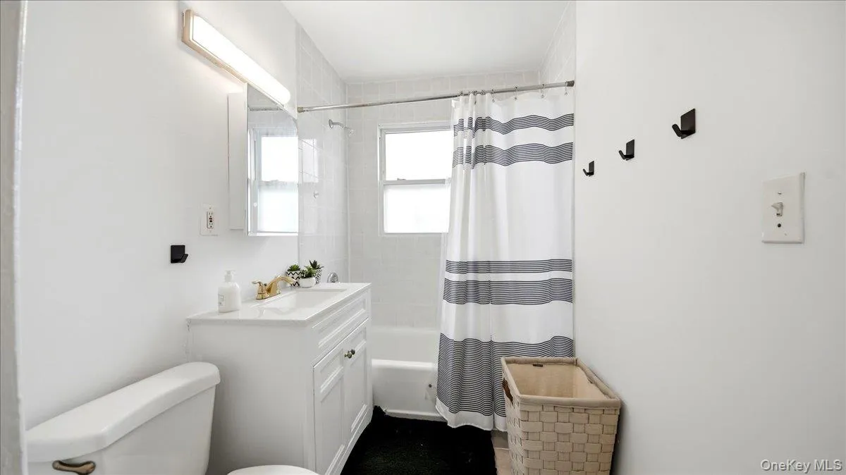 832 Calhoun Avenue, New York, NY, 4 Bedrooms Bedrooms, 6 Rooms Rooms,1 BathroomBathrooms,Residential Lease,For Rent,Calhoun,0,1012325 832 Calhoun Avenue, New York, NY, 4 Bedrooms Bedrooms, 6 Rooms Rooms,1 BathroomBathrooms,Residential Lease,For Rent,Calhoun,0,1012325