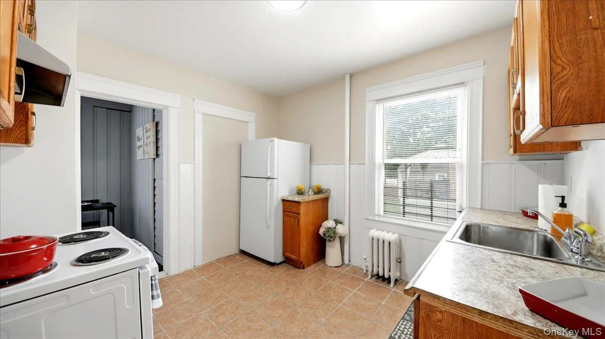 832 Calhoun Avenue, New York, NY, 4 Bedrooms Bedrooms, 6 Rooms Rooms,1 BathroomBathrooms,Residential Lease,For Rent,Calhoun,0,1012325 832 Calhoun Avenue, New York, NY, 4 Bedrooms Bedrooms, 6 Rooms Rooms,1 BathroomBathrooms,Residential Lease,For Rent,Calhoun,0,1012325