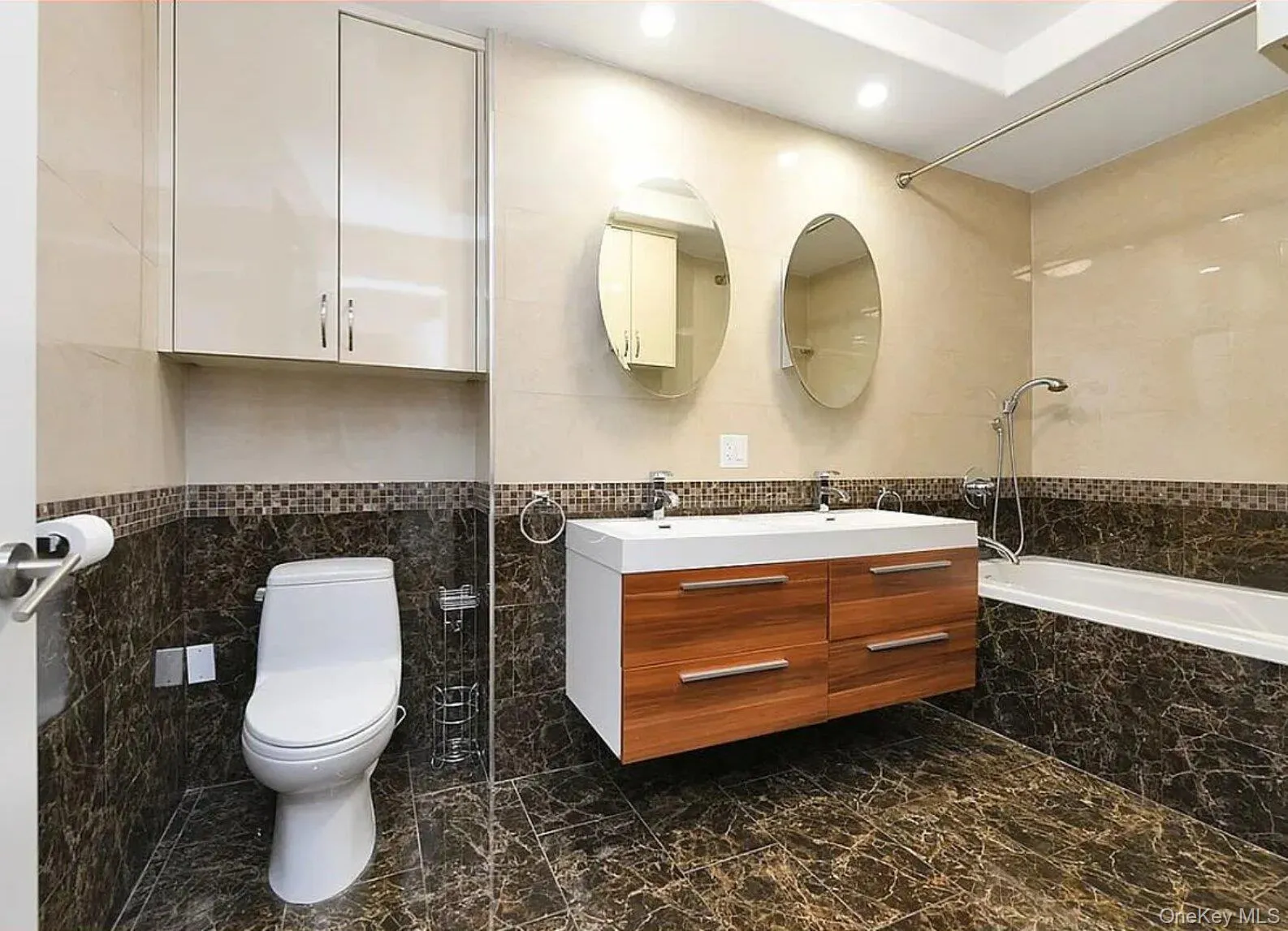 63-36 99th Street, New York, NY, 2 Bedrooms Bedrooms, 3 Rooms Rooms,2 BathroomsBathrooms,Residential Lease,For Rent,99th,0,1012329 63-36 99th Street, New York, NY, 2 Bedrooms Bedrooms, 3 Rooms Rooms,2 BathroomsBathrooms,Residential Lease,For Rent,99th,0,1012329