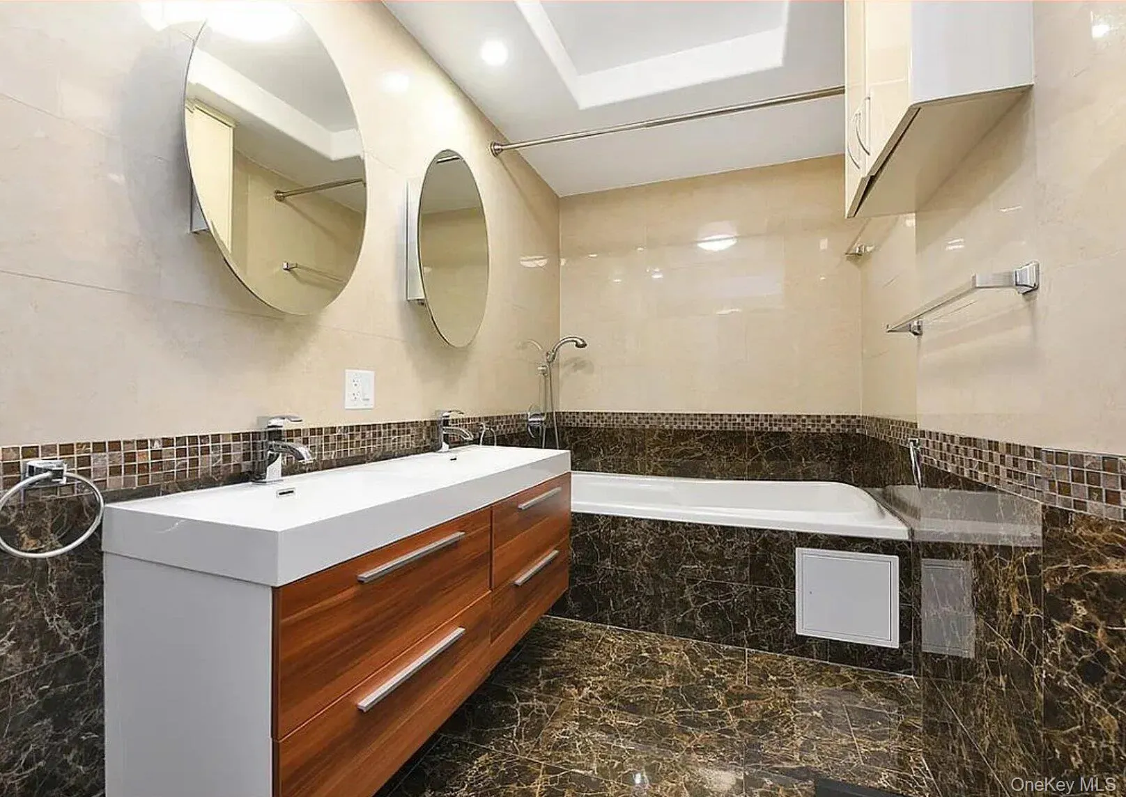 63-36 99th Street, New York, NY, 2 Bedrooms Bedrooms, 3 Rooms Rooms,2 BathroomsBathrooms,Residential Lease,For Rent,99th,0,1012329 63-36 99th Street, New York, NY, 2 Bedrooms Bedrooms, 3 Rooms Rooms,2 BathroomsBathrooms,Residential Lease,For Rent,99th,0,1012329