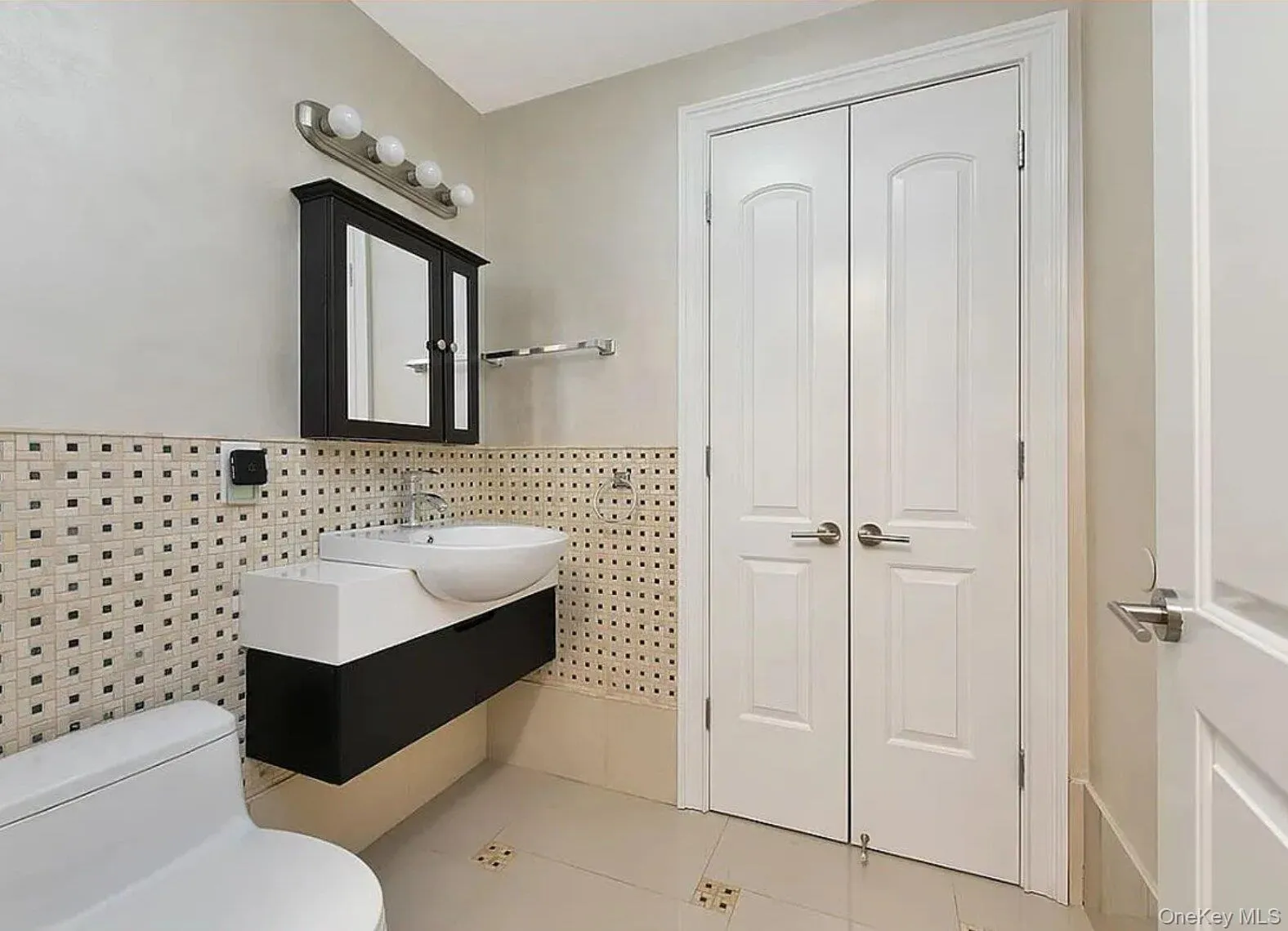 63-36 99th Street, New York, NY, 2 Bedrooms Bedrooms, 3 Rooms Rooms,2 BathroomsBathrooms,Residential Lease,For Rent,99th,0,1012329 63-36 99th Street, New York, NY, 2 Bedrooms Bedrooms, 3 Rooms Rooms,2 BathroomsBathrooms,Residential Lease,For Rent,99th,0,1012329
