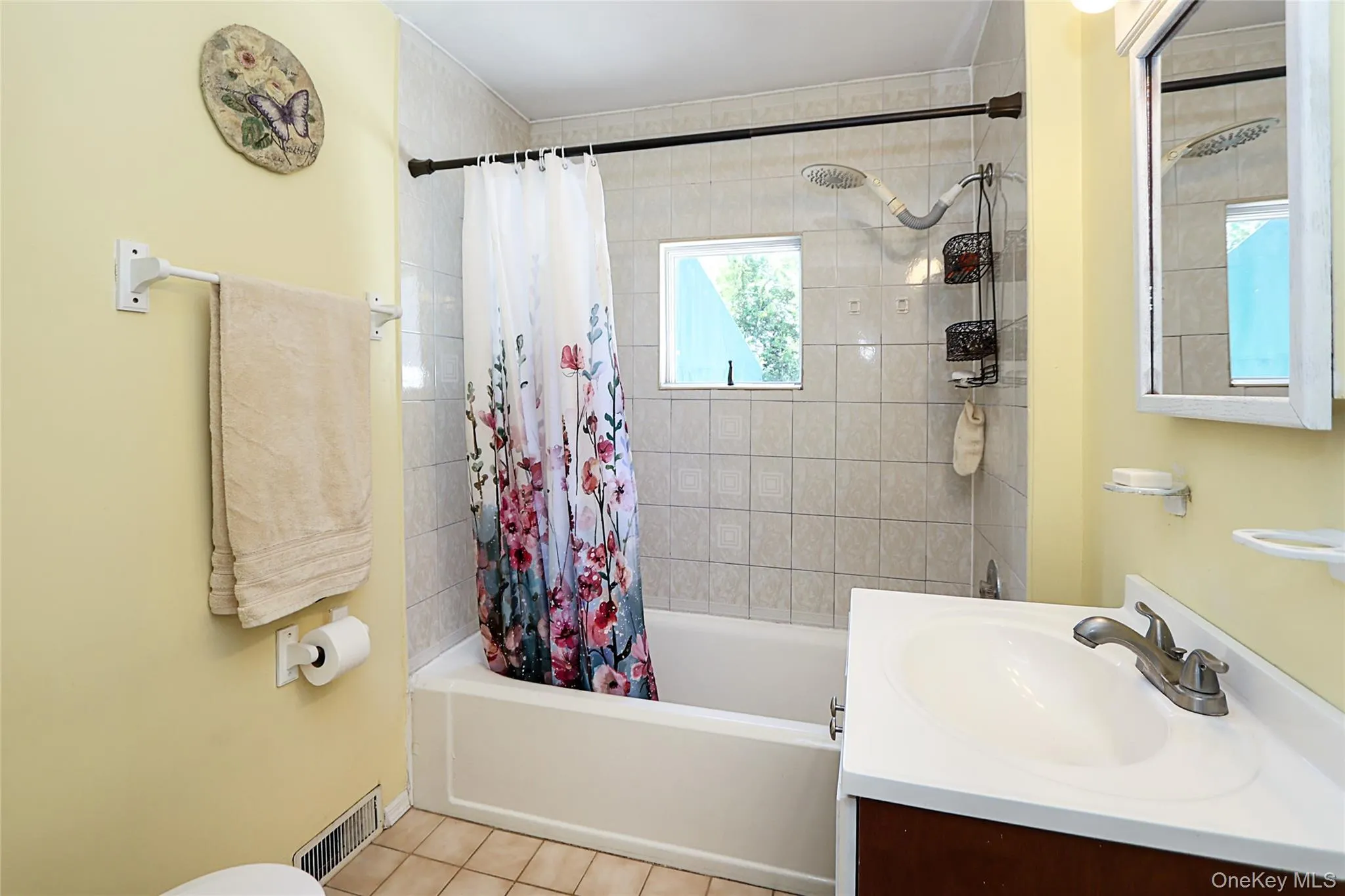 110 Franklin Avenue, Huntington, NY, 3 Bedrooms Bedrooms, 6 Rooms Rooms,1 BathroomBathrooms,Residential,For Rent,Franklin,0,1012333 110 Franklin Avenue, Huntington, NY, 3 Bedrooms Bedrooms, 6 Rooms Rooms,1 BathroomBathrooms,Residential,For Rent,Franklin,0,1012333