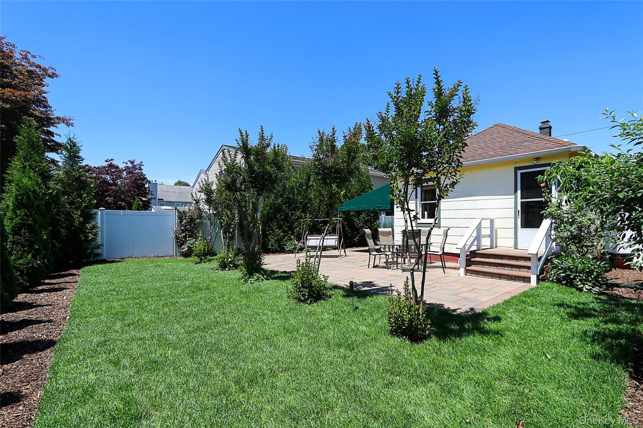 110 Franklin Avenue, Huntington, NY, 3 Bedrooms Bedrooms, 6 Rooms Rooms,1 BathroomBathrooms,Residential,For Rent,Franklin,0,1012333 110 Franklin Avenue, Huntington, NY, 3 Bedrooms Bedrooms, 6 Rooms Rooms,1 BathroomBathrooms,Residential,For Rent,Franklin,0,1012333