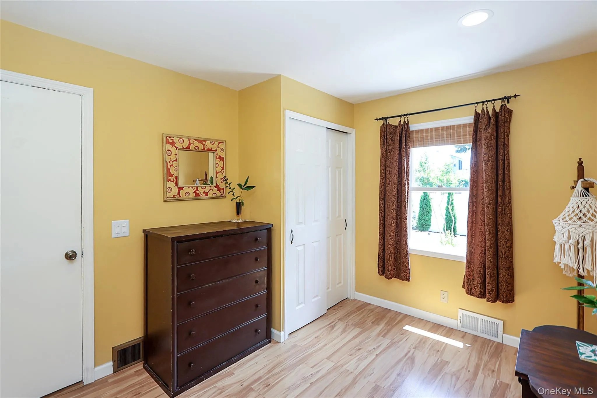 110 Franklin Avenue, Huntington, NY, 3 Bedrooms Bedrooms, 6 Rooms Rooms,1 BathroomBathrooms,Residential,For Rent,Franklin,0,1012333 110 Franklin Avenue, Huntington, NY, 3 Bedrooms Bedrooms, 6 Rooms Rooms,1 BathroomBathrooms,Residential,For Rent,Franklin,0,1012333