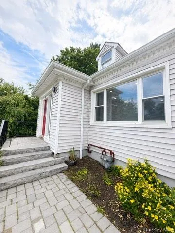 113 Middletown Road, Clarkstown, NY, 1 Bedroom Bedrooms, 2 Rooms Rooms,1 BathroomBathrooms,Residential Lease,For Rent,Middletown,0,1012335 113 Middletown Road, Clarkstown, NY, 1 Bedroom Bedrooms, 2 Rooms Rooms,1 BathroomBathrooms,Residential Lease,For Rent,Middletown,0,1012335