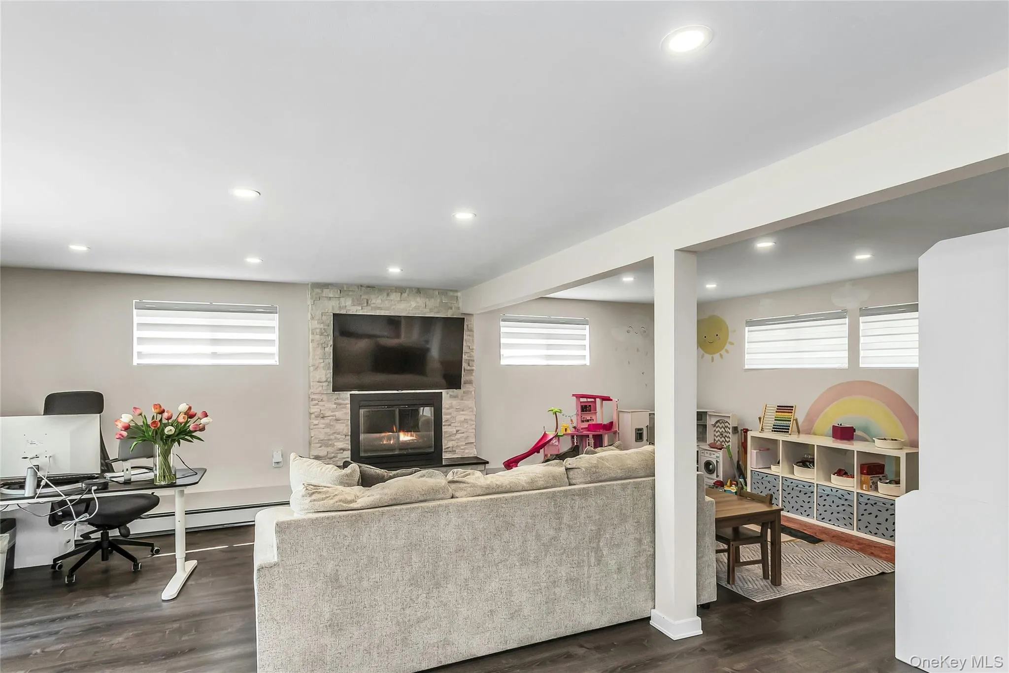 15 Lois Lane, Oyster Bay, NY, 3 Bedrooms Bedrooms, 7 Rooms Rooms,2 BathroomsBathrooms,Residential,For Rent,Lois,0,KEY1012336 15 Lois Lane, Oyster Bay, NY, 3 Bedrooms Bedrooms, 7 Rooms Rooms,2 BathroomsBathrooms,Residential,For Rent,Lois,0,KEY1012336