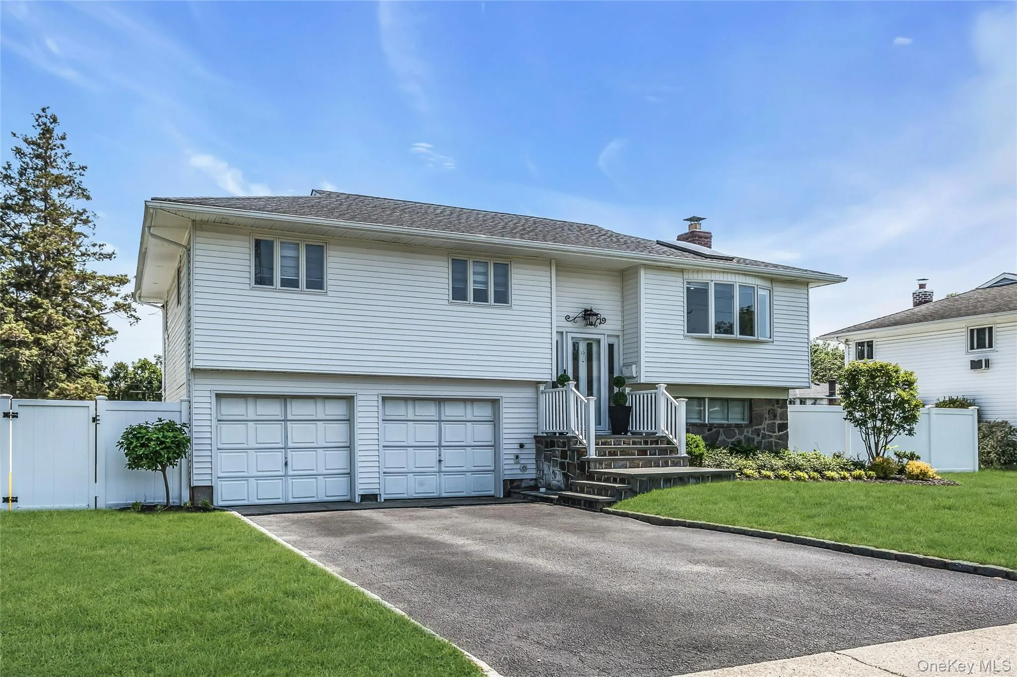 15 Lois Lane, Oyster Bay, NY, 3 Bedrooms Bedrooms, 7 Rooms Rooms,2 BathroomsBathrooms,Residential,For Rent,Lois,0,KEY1012336 15 Lois Lane, Oyster Bay, NY, 3 Bedrooms Bedrooms, 7 Rooms Rooms,2 BathroomsBathrooms,Residential,For Rent,Lois,0,KEY1012336