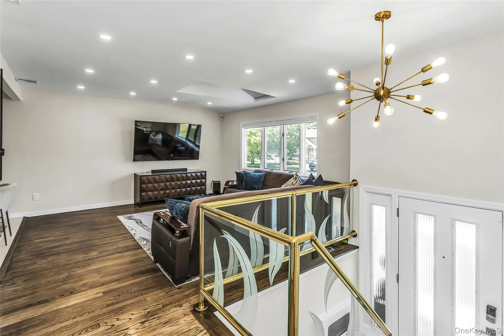 15 Lois Lane, Oyster Bay, NY, 3 Bedrooms Bedrooms, 7 Rooms Rooms,2 BathroomsBathrooms,Residential,For Rent,Lois,0,KEY1012336 15 Lois Lane, Oyster Bay, NY, 3 Bedrooms Bedrooms, 7 Rooms Rooms,2 BathroomsBathrooms,Residential,For Rent,Lois,0,KEY1012336