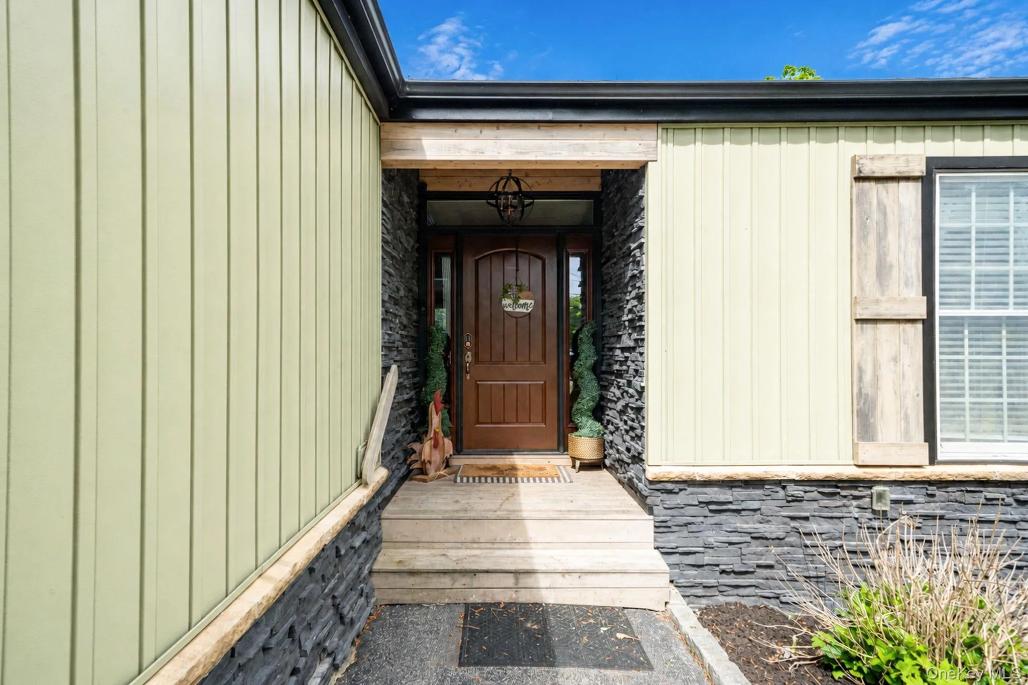 1010 Sipp Avenue, Brookhaven, NY, 6 Bedrooms Bedrooms, 13 Rooms Rooms,3 BathroomsBathrooms,Residential,For Rent,Sipp,0,1012337 1010 Sipp Avenue, Brookhaven, NY, 6 Bedrooms Bedrooms, 13 Rooms Rooms,3 BathroomsBathrooms,Residential,For Rent,Sipp,0,1012337