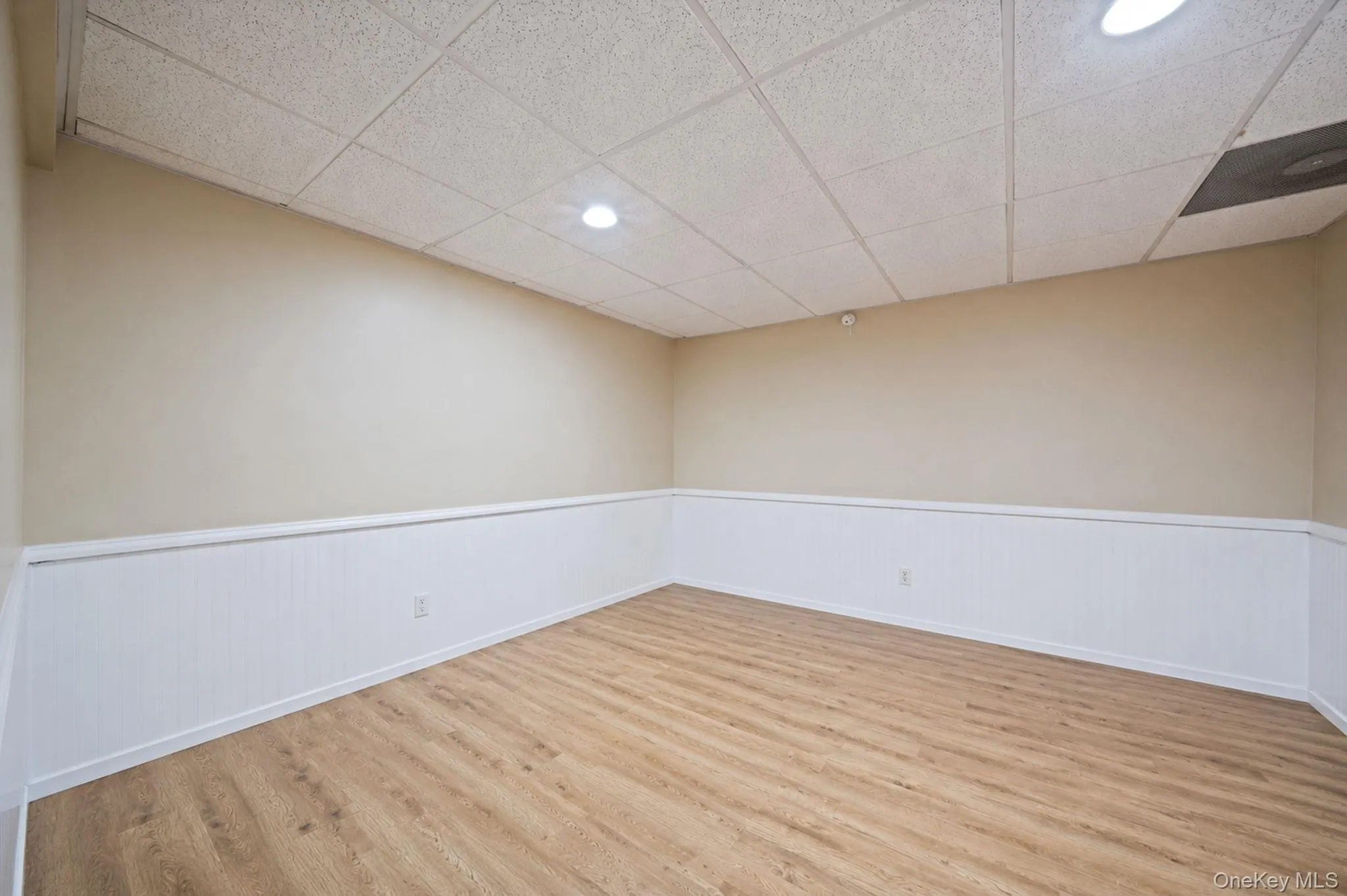 1010 Sipp Avenue, Brookhaven, NY, 6 Bedrooms Bedrooms, 13 Rooms Rooms,3 BathroomsBathrooms,Residential,For Rent,Sipp,0,1012337 1010 Sipp Avenue, Brookhaven, NY, 6 Bedrooms Bedrooms, 13 Rooms Rooms,3 BathroomsBathrooms,Residential,For Rent,Sipp,0,1012337