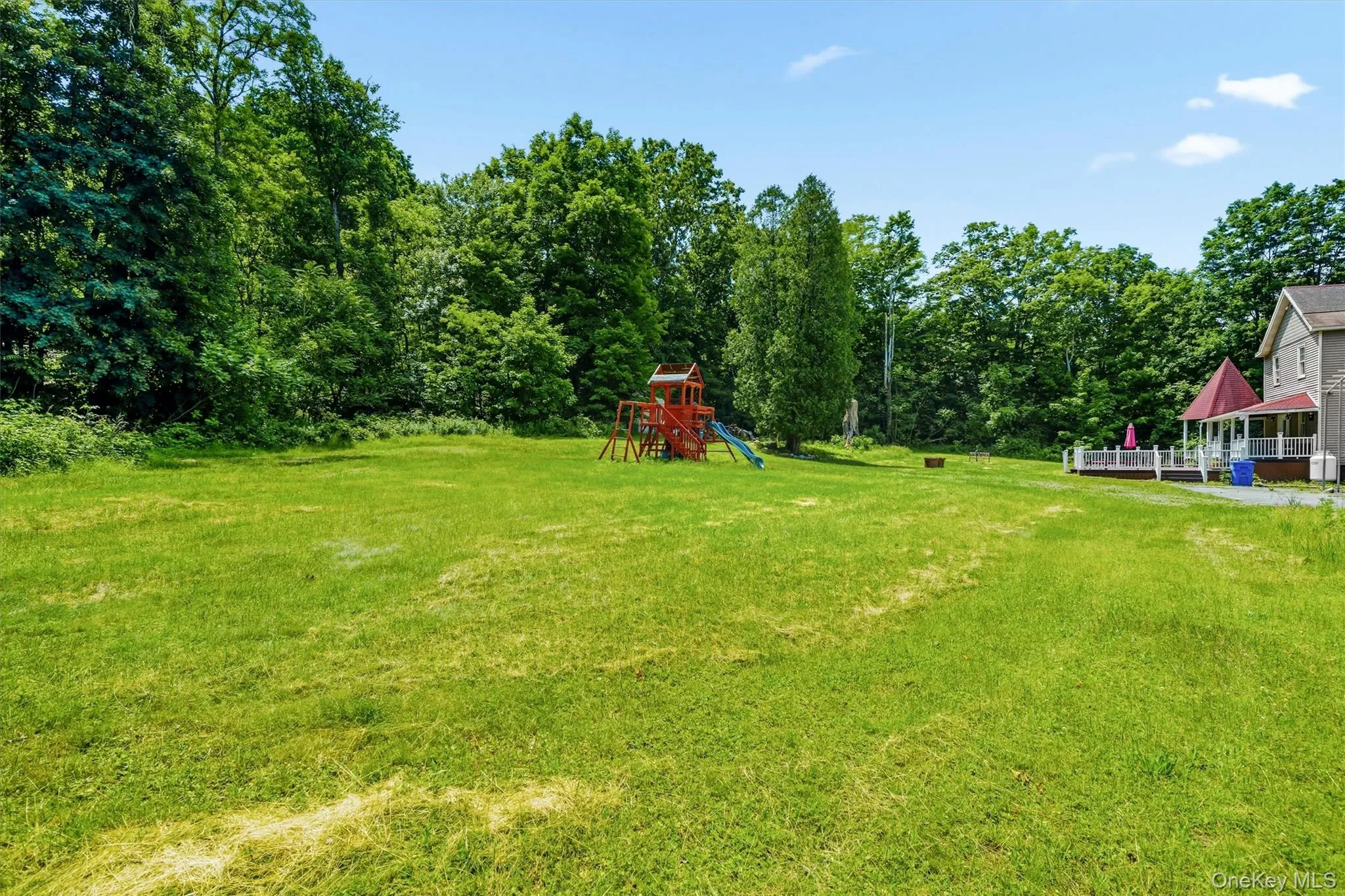 Beautiful private backyard! Beautiful private backyard!