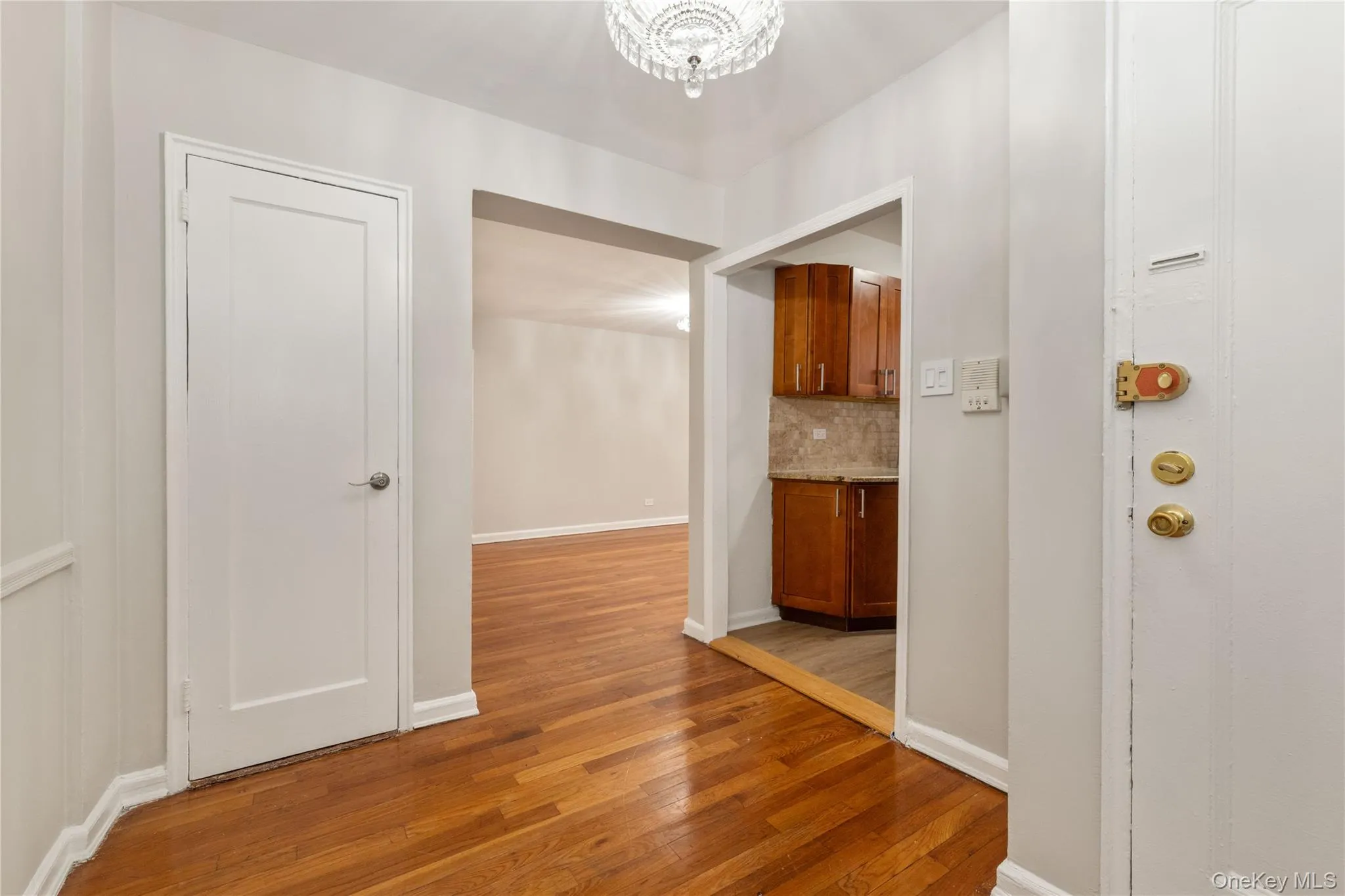 5610 Netherland Avenue, New York, NY, 2 Bedrooms Bedrooms, 4 Rooms Rooms,1 BathroomBathrooms,Residential,For Rent,Netherland,0,KEY1012345 5610 Netherland Avenue, New York, NY, 2 Bedrooms Bedrooms, 4 Rooms Rooms,1 BathroomBathrooms,Residential,For Rent,Netherland,0,KEY1012345