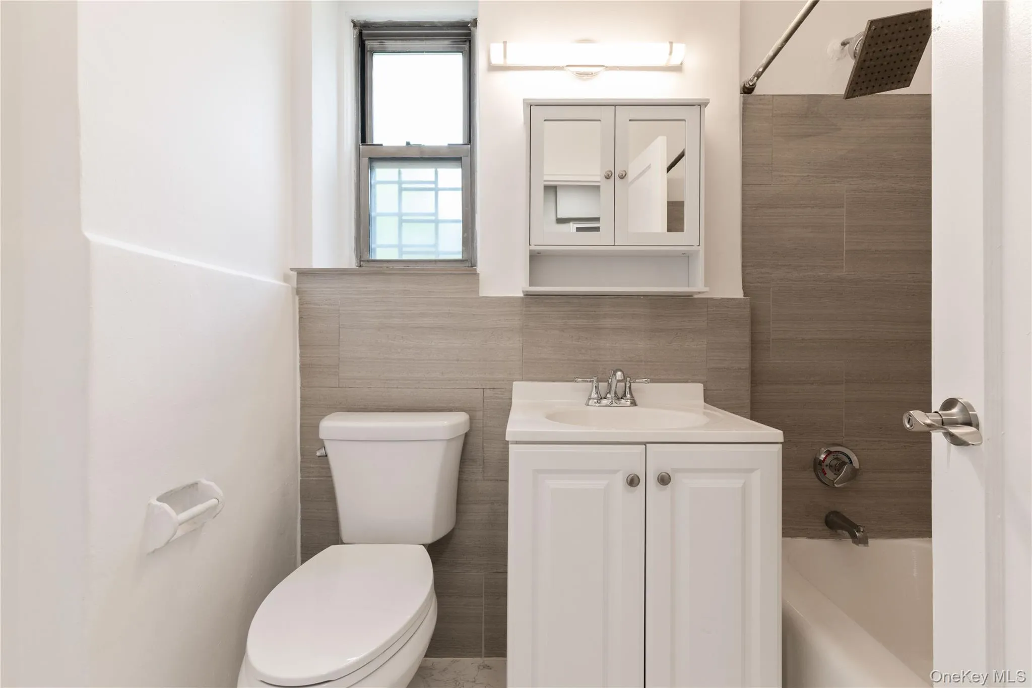 5610 Netherland Avenue, New York, NY, 2 Bedrooms Bedrooms, 4 Rooms Rooms,1 BathroomBathrooms,Residential,For Rent,Netherland,0,KEY1012345 5610 Netherland Avenue, New York, NY, 2 Bedrooms Bedrooms, 4 Rooms Rooms,1 BathroomBathrooms,Residential,For Rent,Netherland,0,KEY1012345