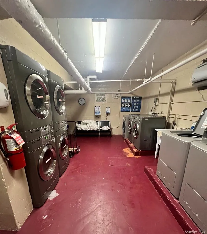 8719 204th Street, New York, NY, 1 Bedroom Bedrooms, 3 Rooms Rooms,1 BathroomBathrooms,Residential,For Rent,204th,0,1012349 8719 204th Street, New York, NY, 1 Bedroom Bedrooms, 3 Rooms Rooms,1 BathroomBathrooms,Residential,For Rent,204th,0,1012349