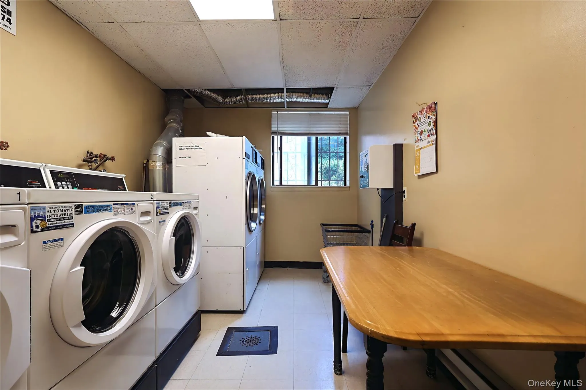 5745 74th Street, New York, NY, 1 Bedroom Bedrooms, 4 Rooms Rooms,1 BathroomBathrooms,Residential,For Rent,74th,0,1012350 5745 74th Street, New York, NY, 1 Bedroom Bedrooms, 4 Rooms Rooms,1 BathroomBathrooms,Residential,For Rent,74th,0,1012350