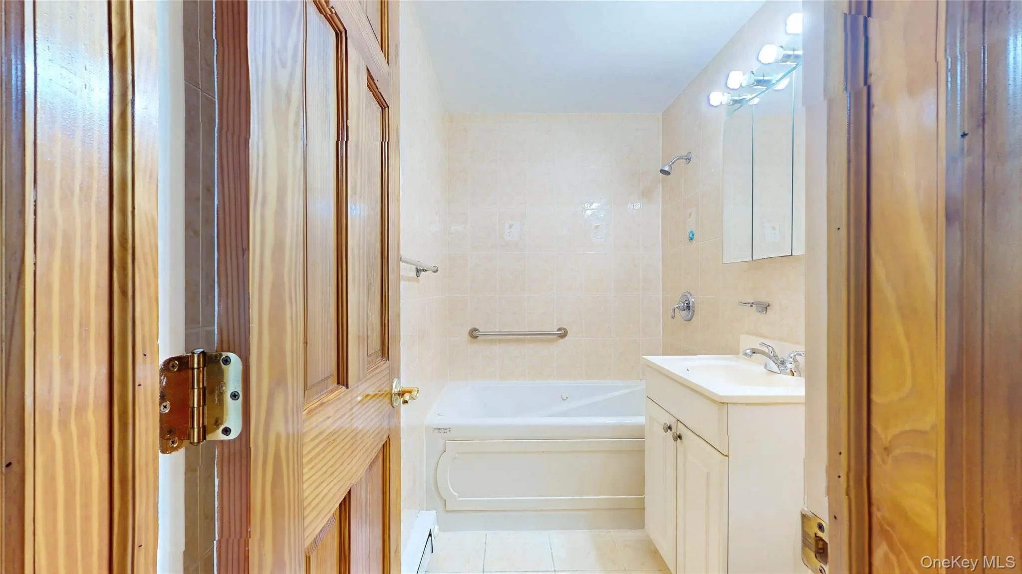 5745 74th Street, New York, NY, 1 Bedroom Bedrooms, 4 Rooms Rooms,1 BathroomBathrooms,Residential,For Rent,74th,0,1012350 5745 74th Street, New York, NY, 1 Bedroom Bedrooms, 4 Rooms Rooms,1 BathroomBathrooms,Residential,For Rent,74th,0,1012350