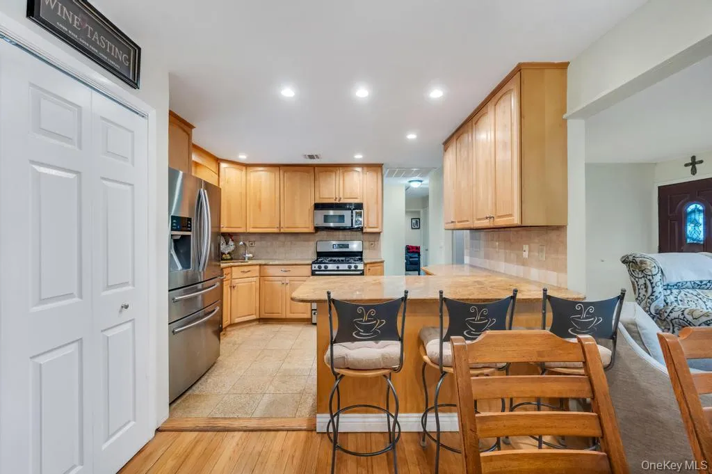 1 Pioneer Boulevard, Huntington, NY, 3 Bedrooms Bedrooms, 6 Rooms Rooms,1 BathroomBathrooms,Residential,For Rent,Pioneer,0,1012353 1 Pioneer Boulevard, Huntington, NY, 3 Bedrooms Bedrooms, 6 Rooms Rooms,1 BathroomBathrooms,Residential,For Rent,Pioneer,0,1012353