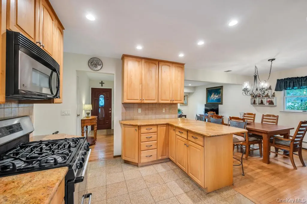 1 Pioneer Boulevard, Huntington, NY, 3 Bedrooms Bedrooms, 6 Rooms Rooms,1 BathroomBathrooms,Residential,For Rent,Pioneer,0,1012353 1 Pioneer Boulevard, Huntington, NY, 3 Bedrooms Bedrooms, 6 Rooms Rooms,1 BathroomBathrooms,Residential,For Rent,Pioneer,0,1012353