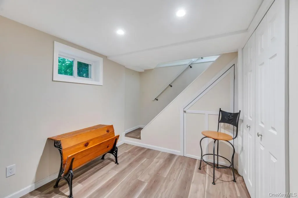 1 Pioneer Boulevard, Huntington, NY, 3 Bedrooms Bedrooms, 6 Rooms Rooms,1 BathroomBathrooms,Residential,For Rent,Pioneer,0,1012353 1 Pioneer Boulevard, Huntington, NY, 3 Bedrooms Bedrooms, 6 Rooms Rooms,1 BathroomBathrooms,Residential,For Rent,Pioneer,0,1012353