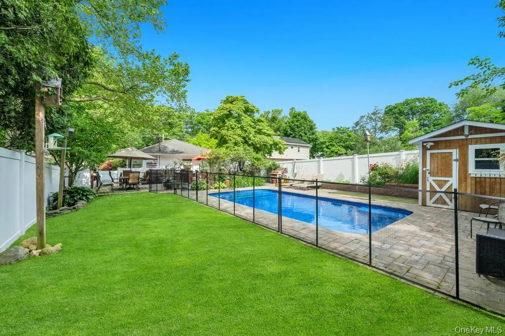 1 Pioneer Boulevard, Huntington, NY, 3 Bedrooms Bedrooms, 6 Rooms Rooms,1 BathroomBathrooms,Residential,For Rent,Pioneer,0,1012353 1 Pioneer Boulevard, Huntington, NY, 3 Bedrooms Bedrooms, 6 Rooms Rooms,1 BathroomBathrooms,Residential,For Rent,Pioneer,0,1012353