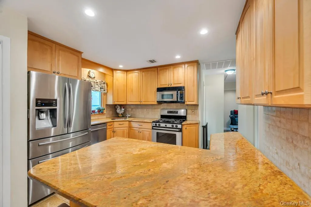 1 Pioneer Boulevard, Huntington, NY, 3 Bedrooms Bedrooms, 6 Rooms Rooms,1 BathroomBathrooms,Residential,For Rent,Pioneer,0,1012353 1 Pioneer Boulevard, Huntington, NY, 3 Bedrooms Bedrooms, 6 Rooms Rooms,1 BathroomBathrooms,Residential,For Rent,Pioneer,0,1012353