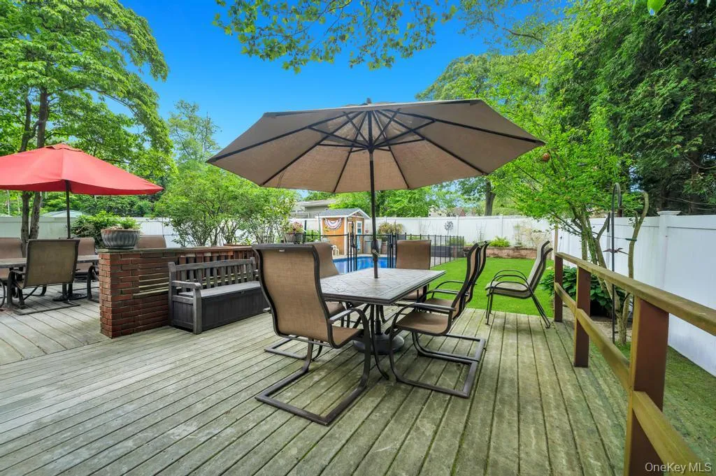 1 Pioneer Boulevard, Huntington, NY, 3 Bedrooms Bedrooms, 6 Rooms Rooms,1 BathroomBathrooms,Residential,For Rent,Pioneer,0,1012353 1 Pioneer Boulevard, Huntington, NY, 3 Bedrooms Bedrooms, 6 Rooms Rooms,1 BathroomBathrooms,Residential,For Rent,Pioneer,0,1012353