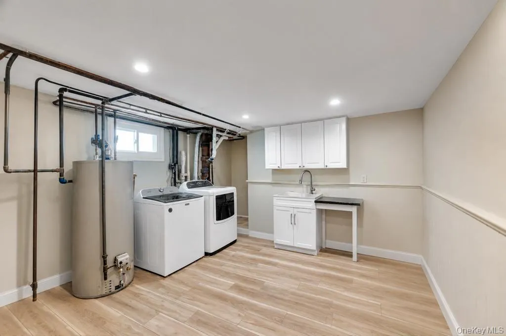 1 Pioneer Boulevard, Huntington, NY, 3 Bedrooms Bedrooms, 6 Rooms Rooms,1 BathroomBathrooms,Residential,For Rent,Pioneer,0,1012353 1 Pioneer Boulevard, Huntington, NY, 3 Bedrooms Bedrooms, 6 Rooms Rooms,1 BathroomBathrooms,Residential,For Rent,Pioneer,0,1012353