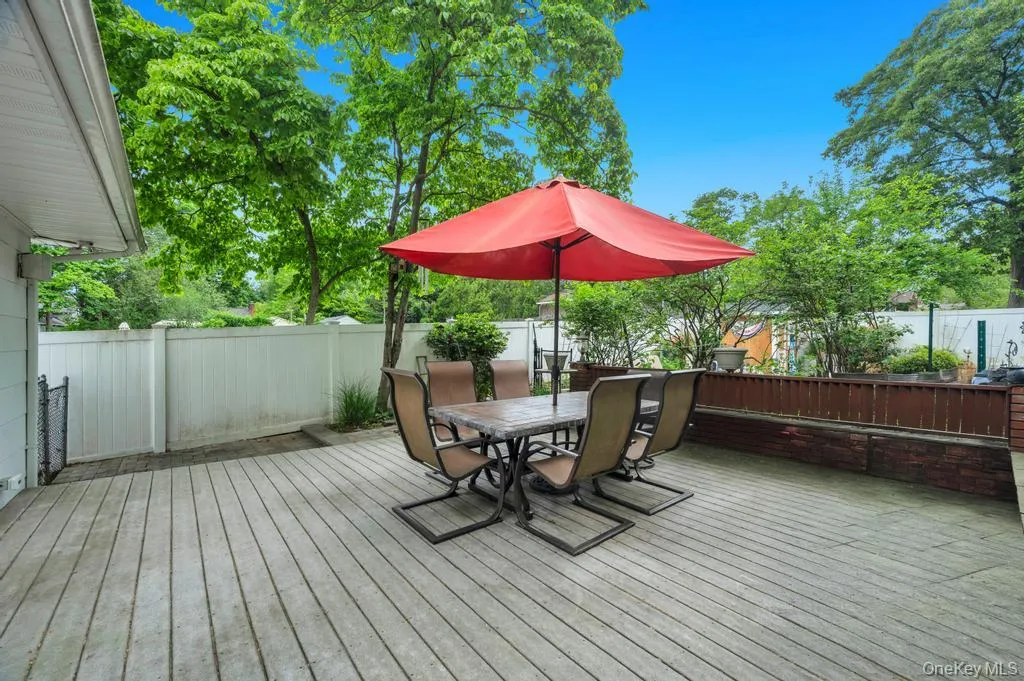 1 Pioneer Boulevard, Huntington, NY, 3 Bedrooms Bedrooms, 6 Rooms Rooms,1 BathroomBathrooms,Residential,For Rent,Pioneer,0,1012353 1 Pioneer Boulevard, Huntington, NY, 3 Bedrooms Bedrooms, 6 Rooms Rooms,1 BathroomBathrooms,Residential,For Rent,Pioneer,0,1012353
