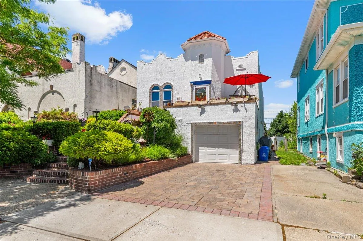 323 Walnut Street, Long Beach, NY, 5 Bedrooms Bedrooms, 13 Rooms Rooms,3 BathroomsBathrooms,Residential,For Rent,Walnut,0,1012359 323 Walnut Street, Long Beach, NY, 5 Bedrooms Bedrooms, 13 Rooms Rooms,3 BathroomsBathrooms,Residential,For Rent,Walnut,0,1012359