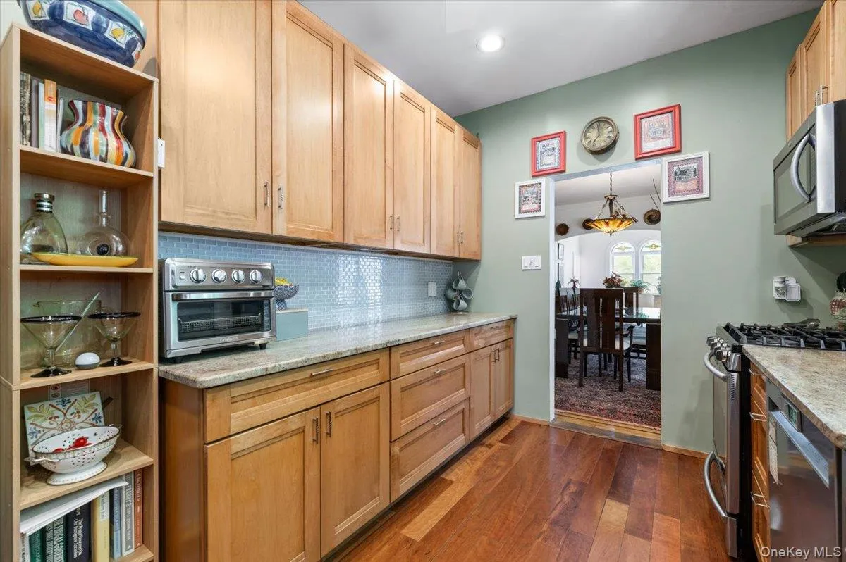 323 Walnut Street, Long Beach, NY, 5 Bedrooms Bedrooms, 13 Rooms Rooms,3 BathroomsBathrooms,Residential,For Rent,Walnut,0,1012359 323 Walnut Street, Long Beach, NY, 5 Bedrooms Bedrooms, 13 Rooms Rooms,3 BathroomsBathrooms,Residential,For Rent,Walnut,0,1012359