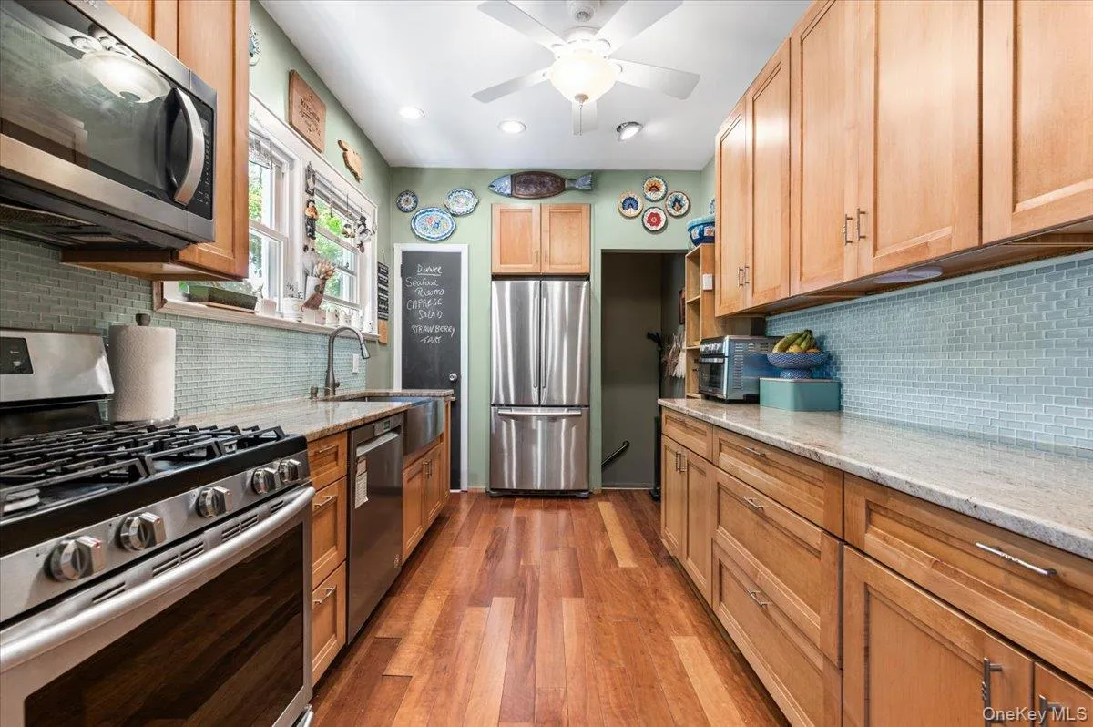 323 Walnut Street, Long Beach, NY, 5 Bedrooms Bedrooms, 13 Rooms Rooms,3 BathroomsBathrooms,Residential,For Rent,Walnut,0,1012359 323 Walnut Street, Long Beach, NY, 5 Bedrooms Bedrooms, 13 Rooms Rooms,3 BathroomsBathrooms,Residential,For Rent,Walnut,0,1012359