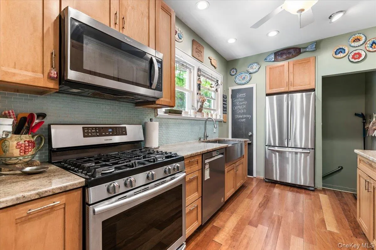 323 Walnut Street, Long Beach, NY, 5 Bedrooms Bedrooms, 13 Rooms Rooms,3 BathroomsBathrooms,Residential,For Rent,Walnut,0,1012359 323 Walnut Street, Long Beach, NY, 5 Bedrooms Bedrooms, 13 Rooms Rooms,3 BathroomsBathrooms,Residential,For Rent,Walnut,0,1012359