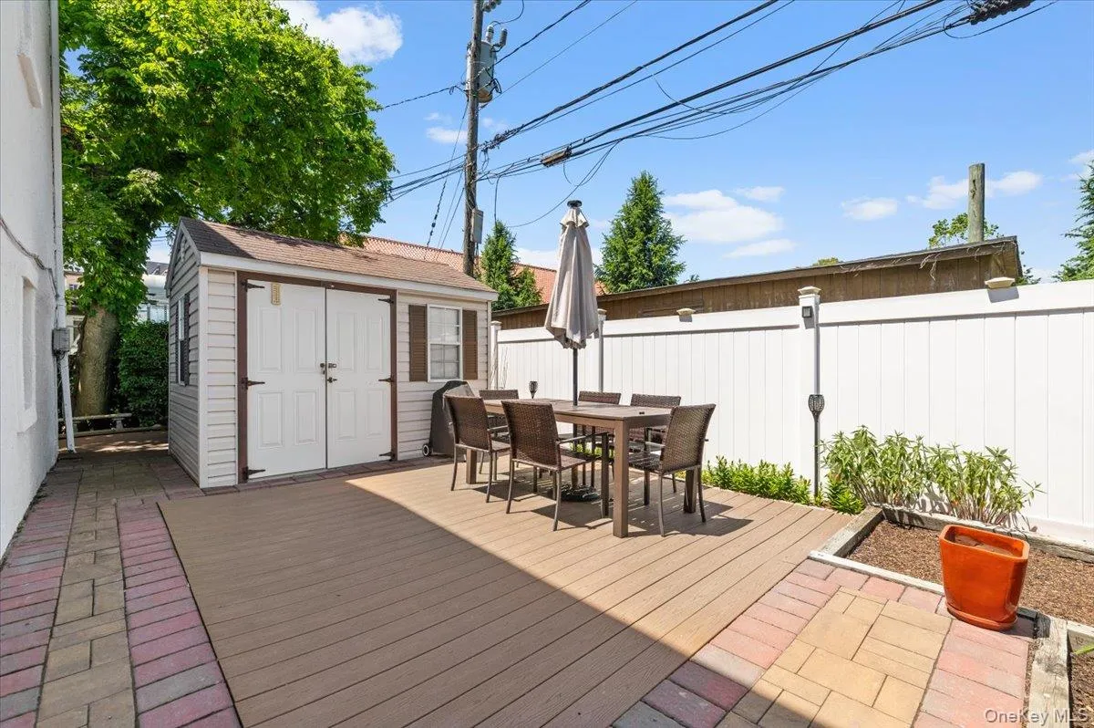 323 Walnut Street, Long Beach, NY, 5 Bedrooms Bedrooms, 13 Rooms Rooms,3 BathroomsBathrooms,Residential,For Rent,Walnut,0,1012359 323 Walnut Street, Long Beach, NY, 5 Bedrooms Bedrooms, 13 Rooms Rooms,3 BathroomsBathrooms,Residential,For Rent,Walnut,0,1012359