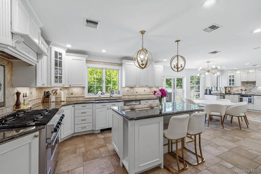 25 Ridge Road, Haverstraw, NY, 7 Bedrooms Bedrooms, 14 Rooms Rooms,4 BathroomsBathrooms,Residential,For Rent,Ridge,0,1012361 25 Ridge Road, Haverstraw, NY, 7 Bedrooms Bedrooms, 14 Rooms Rooms,4 BathroomsBathrooms,Residential,For Rent,Ridge,0,1012361
