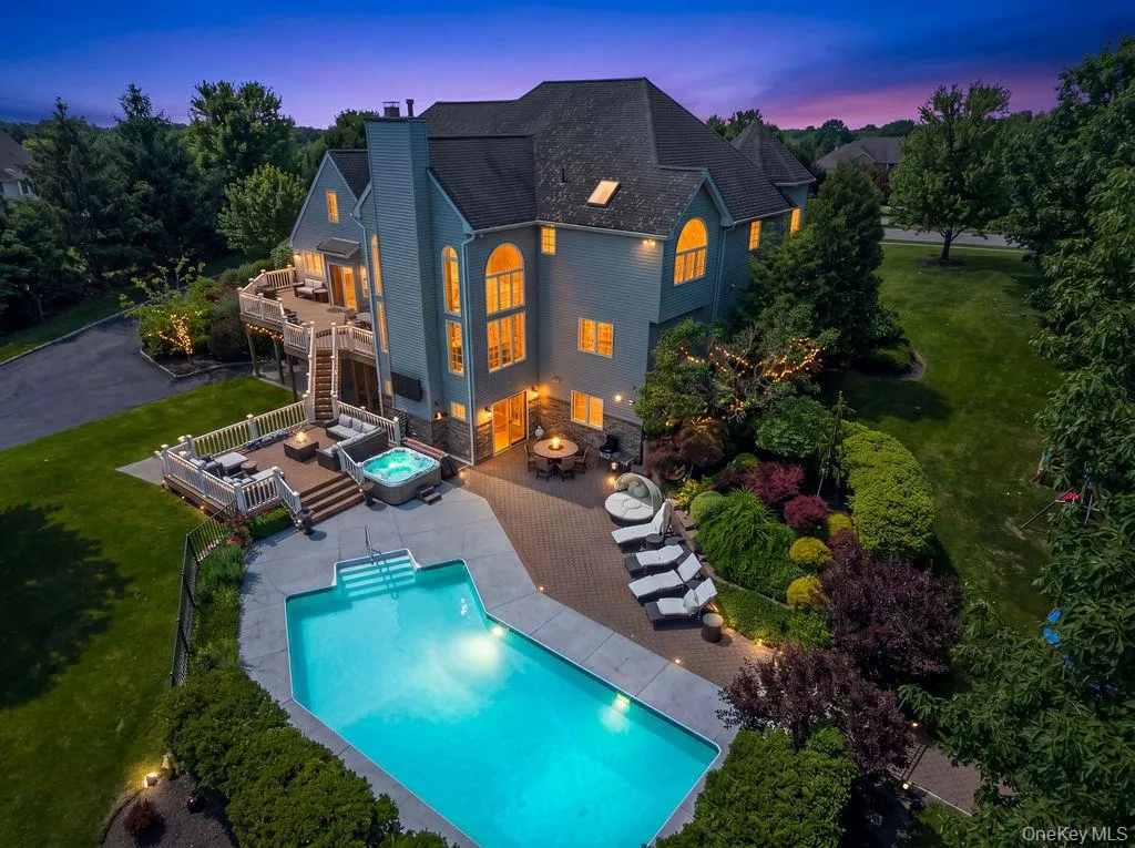 25 Ridge Road, Haverstraw, NY, 7 Bedrooms Bedrooms, 14 Rooms Rooms,4 BathroomsBathrooms,Residential,For Rent,Ridge,0,1012361 25 Ridge Road, Haverstraw, NY, 7 Bedrooms Bedrooms, 14 Rooms Rooms,4 BathroomsBathrooms,Residential,For Rent,Ridge,0,1012361