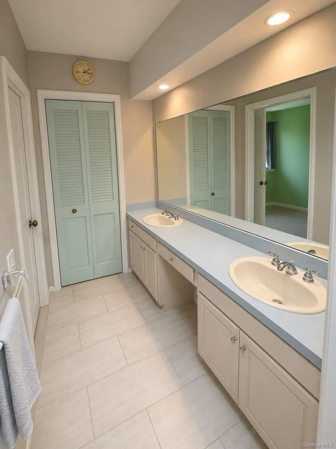 Master Bathroom with walk in closet Master Bathroom with walk in closet