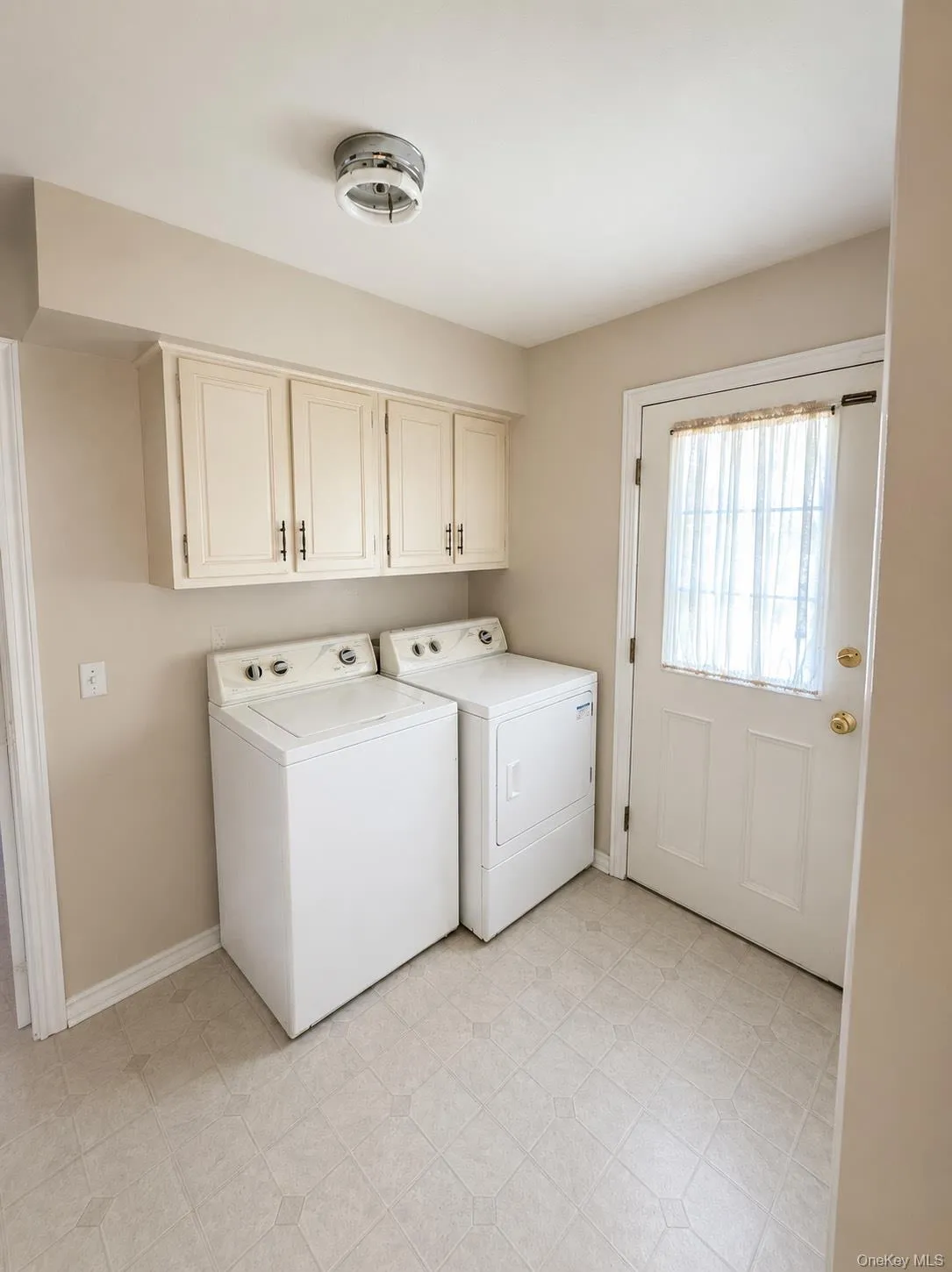 6 Kennedy Terrace, Middletown, NY, 3 Bedrooms Bedrooms, 9 Rooms Rooms,2 BathroomsBathrooms,Residential,For Rent,Kennedy,0,KEY1012365 6 Kennedy Terrace, Middletown, NY, 3 Bedrooms Bedrooms, 9 Rooms Rooms,2 BathroomsBathrooms,Residential,For Rent,Kennedy,0,KEY1012365