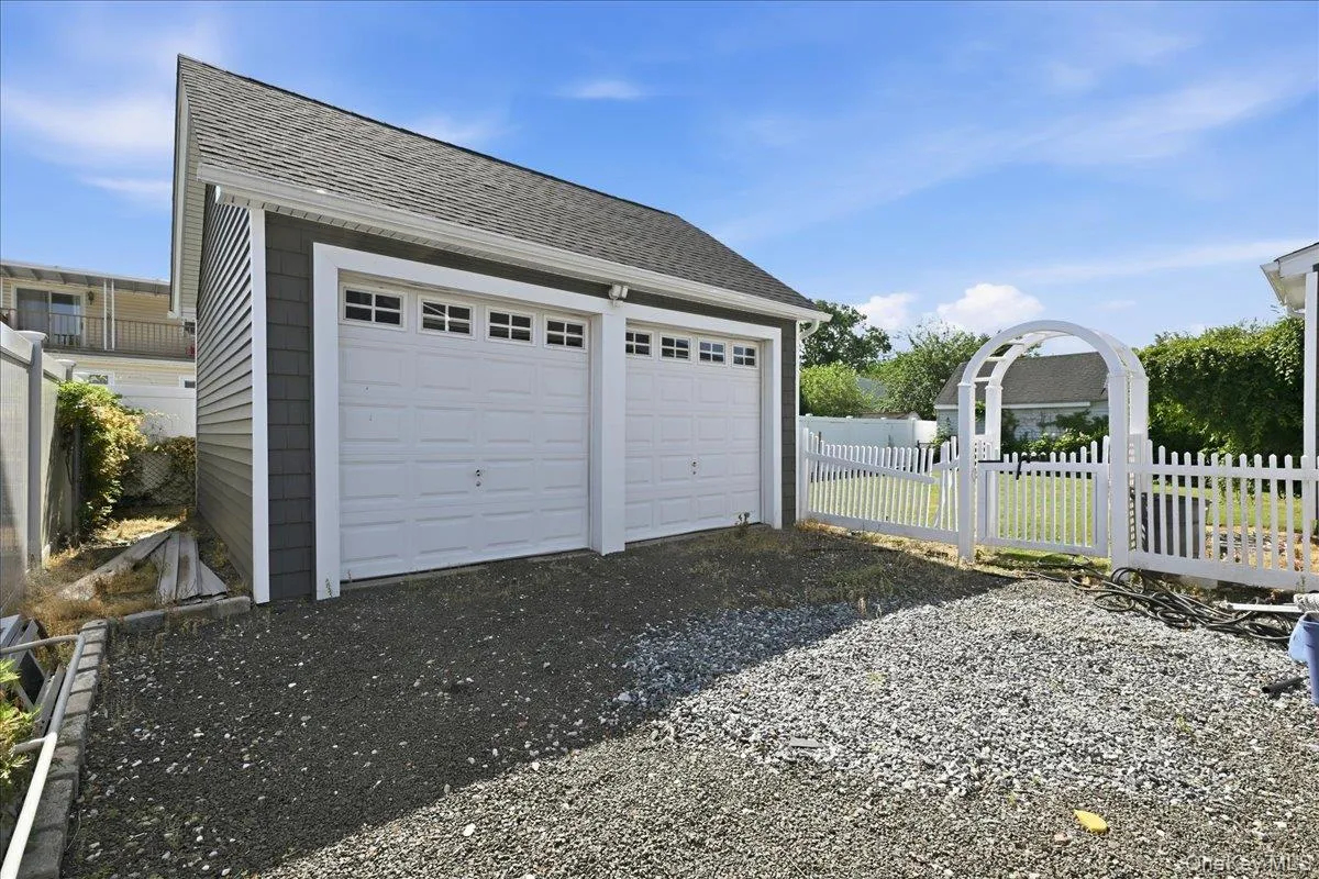 11 Moeller Street, Oyster Bay, NY, 3 Bedrooms Bedrooms, 8 Rooms Rooms,2 BathroomsBathrooms,Residential,For Rent,Moeller,0,1012376 11 Moeller Street, Oyster Bay, NY, 3 Bedrooms Bedrooms, 8 Rooms Rooms,2 BathroomsBathrooms,Residential,For Rent,Moeller,0,1012376