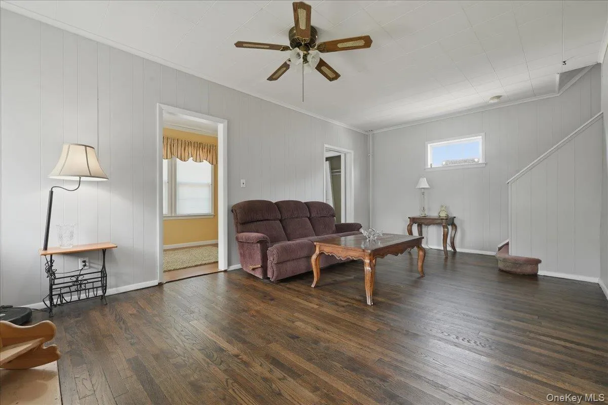 11 Moeller Street, Oyster Bay, NY, 3 Bedrooms Bedrooms, 8 Rooms Rooms,2 BathroomsBathrooms,Residential,For Rent,Moeller,0,1012376 11 Moeller Street, Oyster Bay, NY, 3 Bedrooms Bedrooms, 8 Rooms Rooms,2 BathroomsBathrooms,Residential,For Rent,Moeller,0,1012376