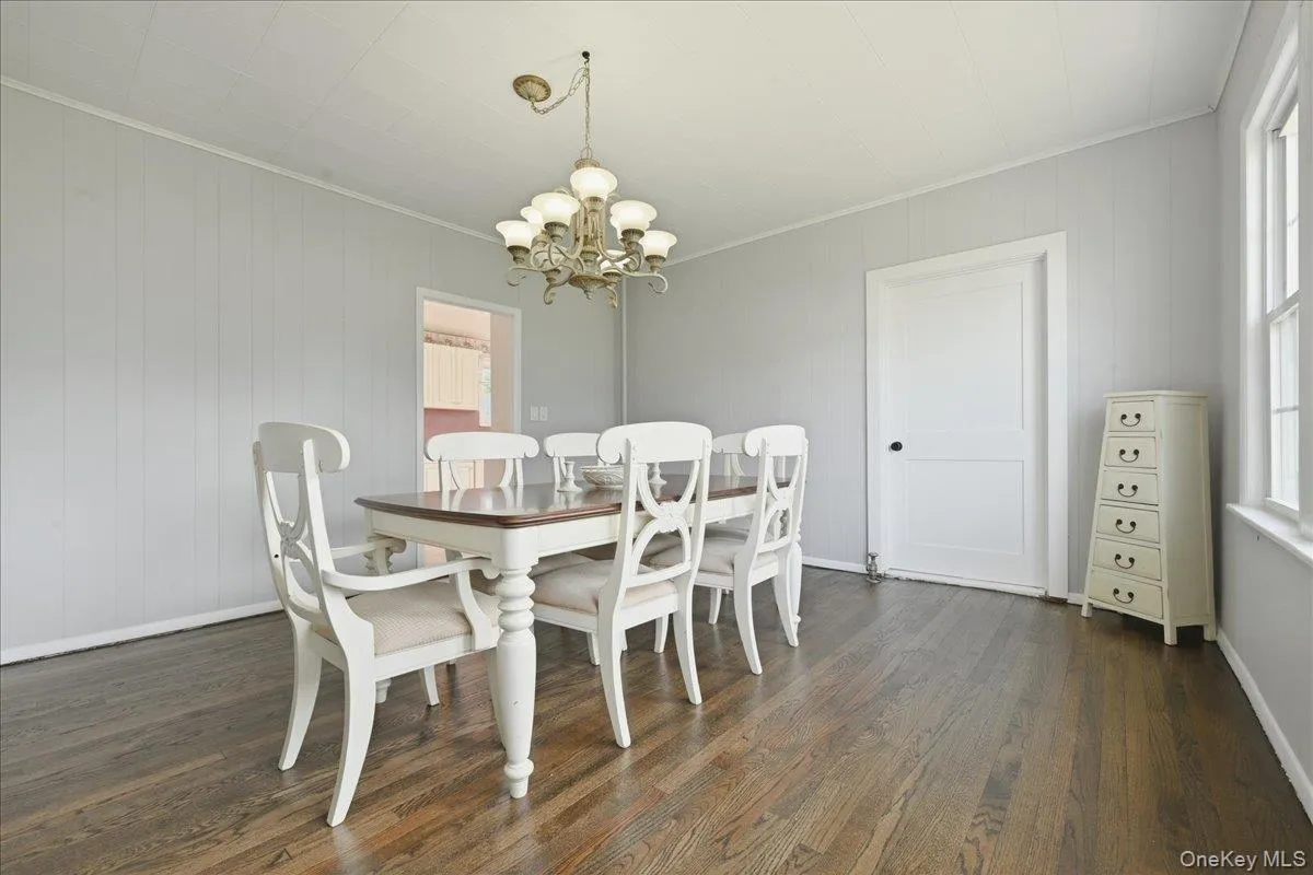 11 Moeller Street, Oyster Bay, NY, 3 Bedrooms Bedrooms, 8 Rooms Rooms,2 BathroomsBathrooms,Residential,For Rent,Moeller,0,1012376 11 Moeller Street, Oyster Bay, NY, 3 Bedrooms Bedrooms, 8 Rooms Rooms,2 BathroomsBathrooms,Residential,For Rent,Moeller,0,1012376