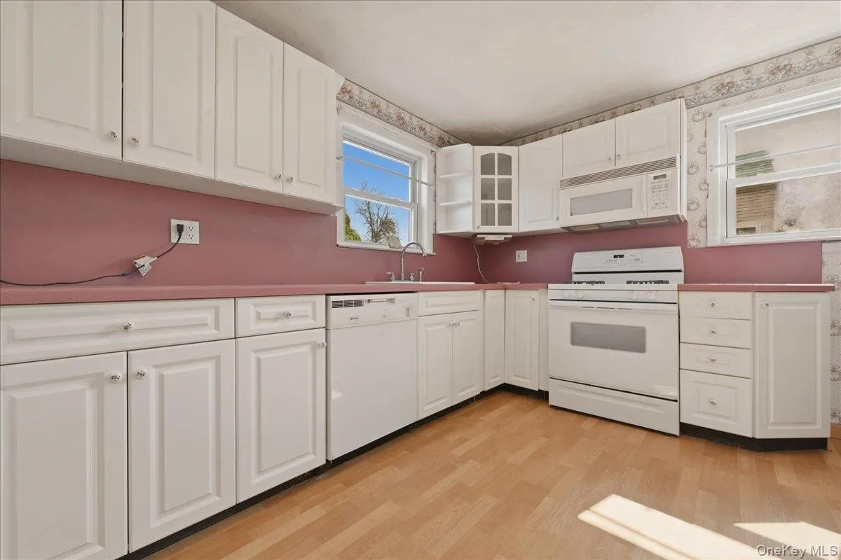 11 Moeller Street, Oyster Bay, NY, 3 Bedrooms Bedrooms, 8 Rooms Rooms,2 BathroomsBathrooms,Residential,For Rent,Moeller,0,1012376 11 Moeller Street, Oyster Bay, NY, 3 Bedrooms Bedrooms, 8 Rooms Rooms,2 BathroomsBathrooms,Residential,For Rent,Moeller,0,1012376